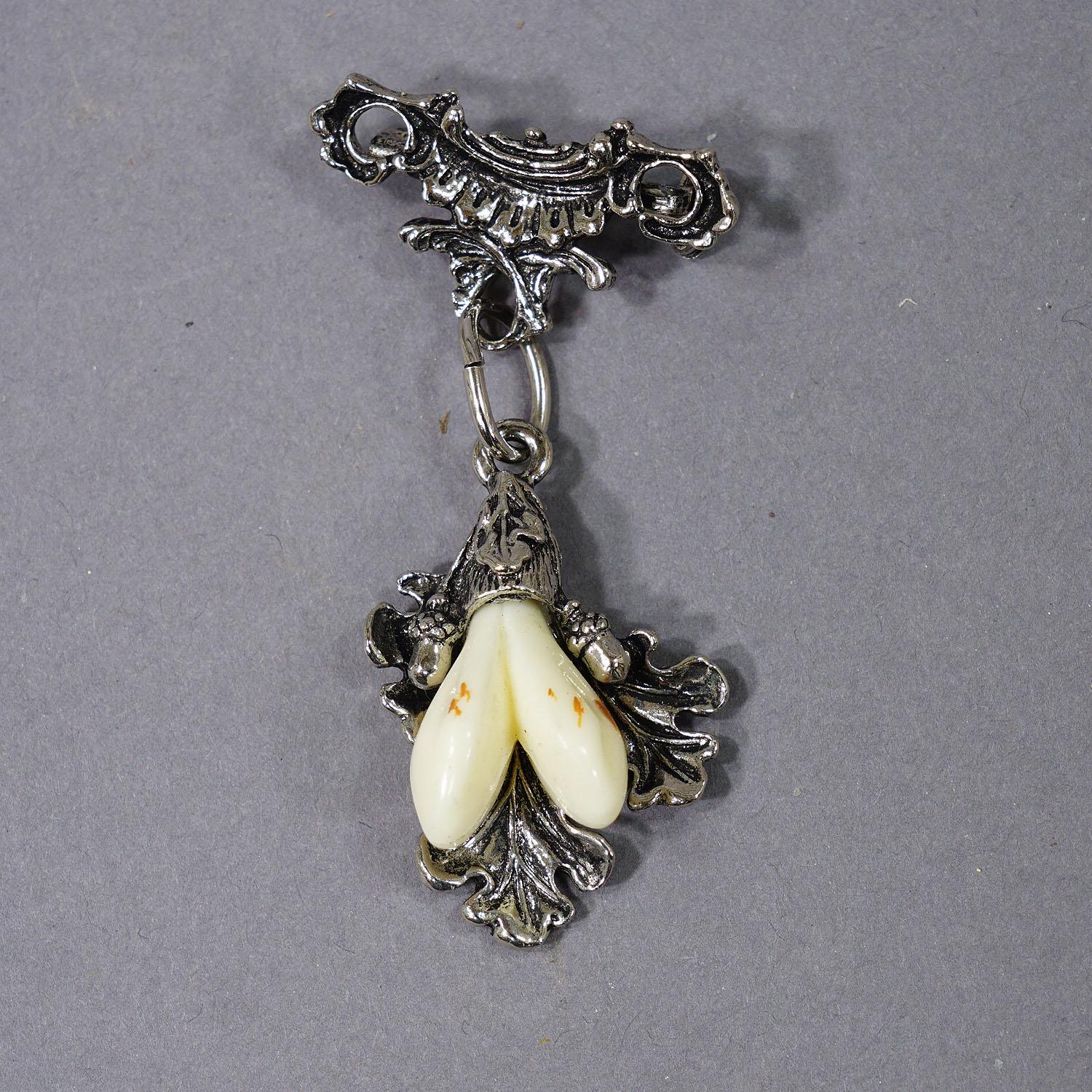 Country Vintage Bavarian Traditional Costume Jewelry Pin with Hunting Pendant For Sale