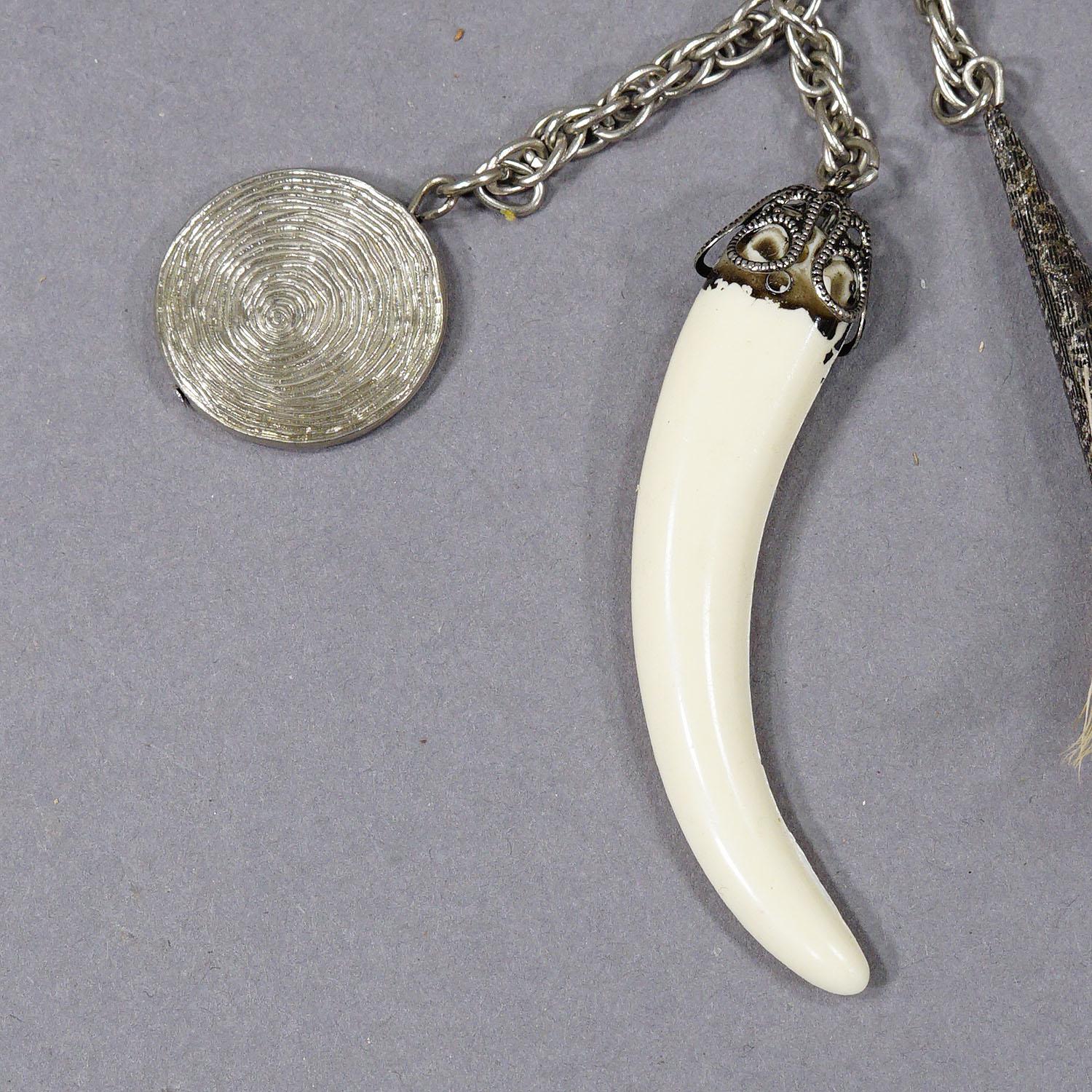 Vintage Bavarian Traditional Costume Jewelry Pin with Hunting Pendants In Good Condition In Berghuelen, DE