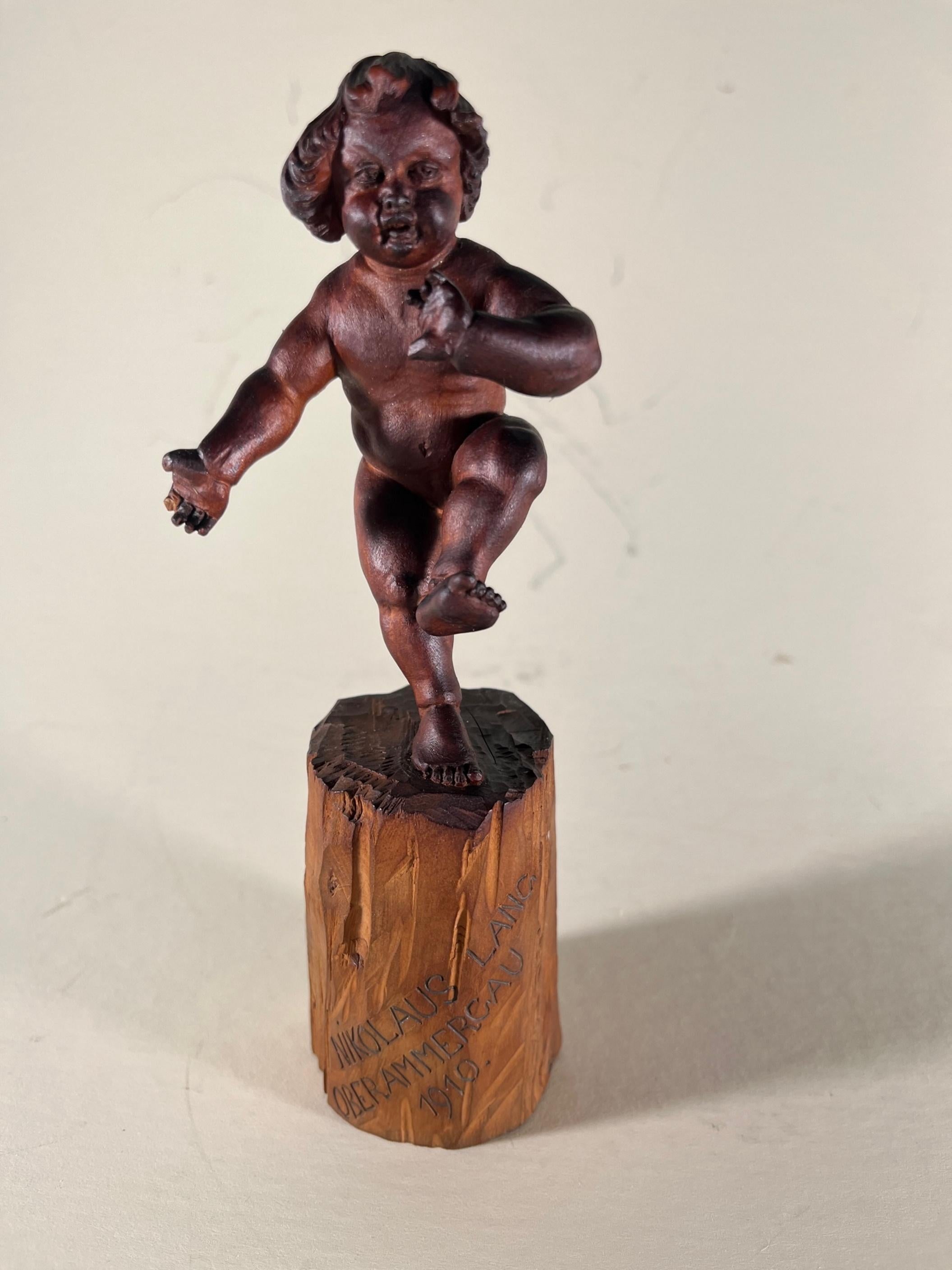 Renaissance Sculpture vintage bavaroise représentant l'infant Bacchus en vente