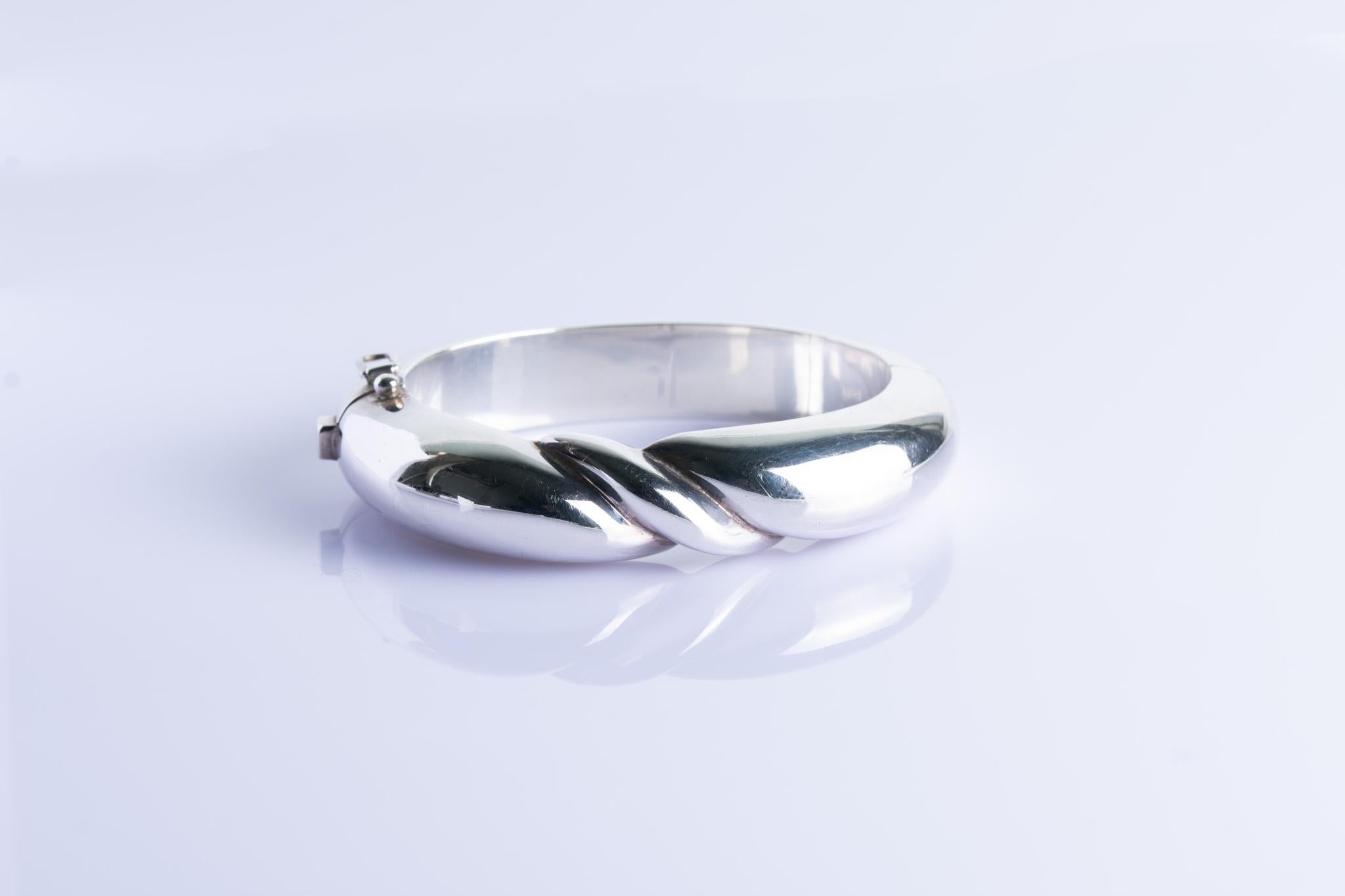 Modernist Vintage Bayanihan Sterling Silver Wave Bangle For Sale