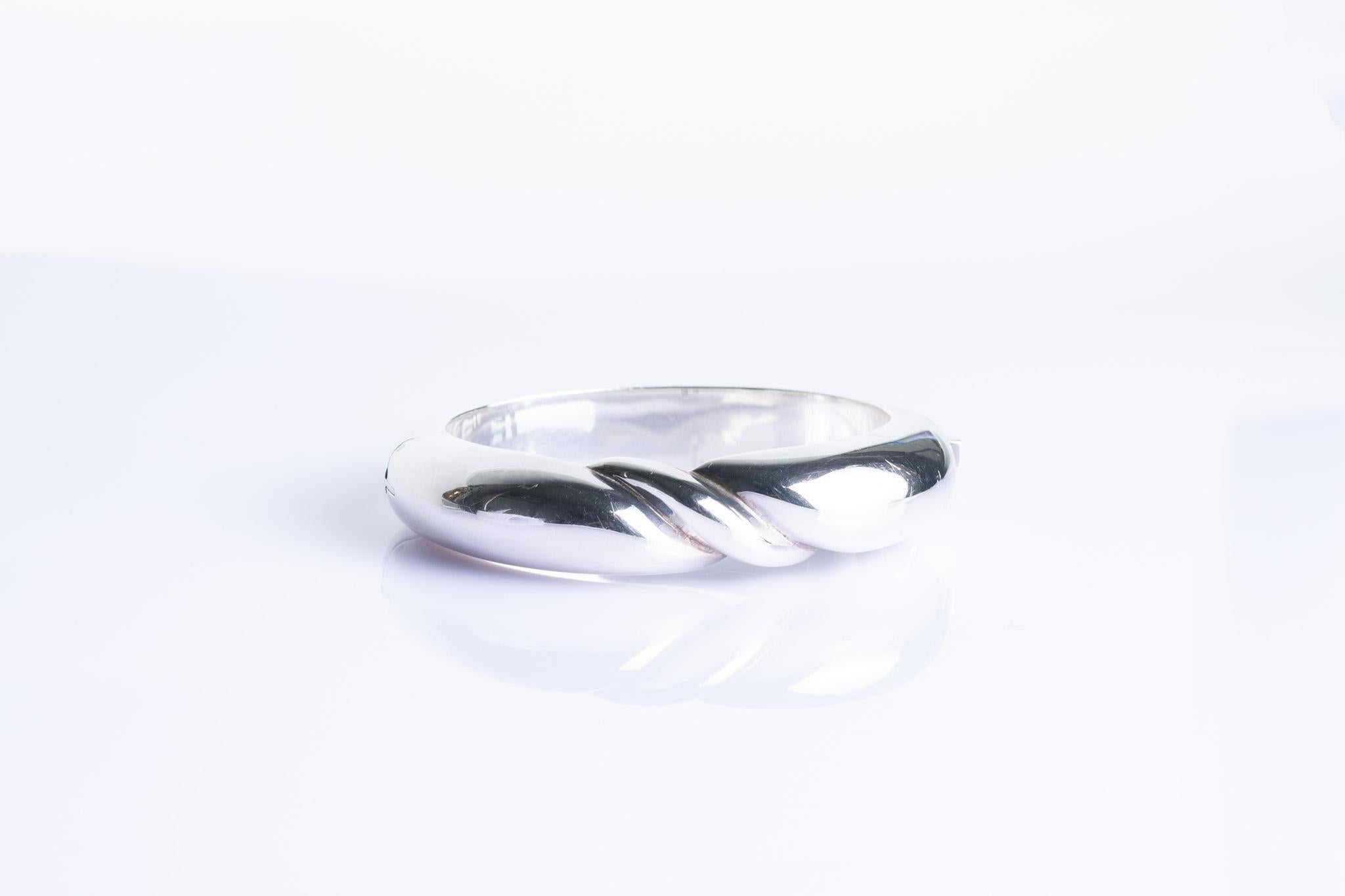Vintage Bayanihan Sterling Silver Wave Bangle For Sale 1