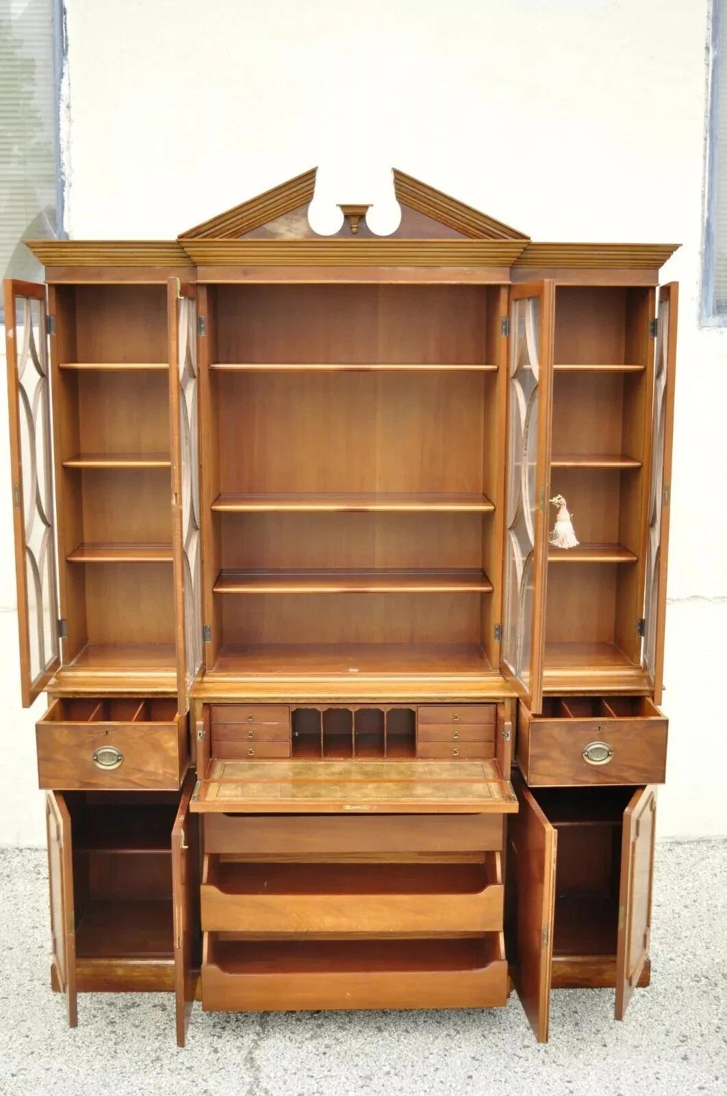 Vintage Beacon Hill Georgian Mahagoni Breakfront China Schrank Schreibtisch Bücherregal aus Mahagoni (Unbekannt) im Angebot