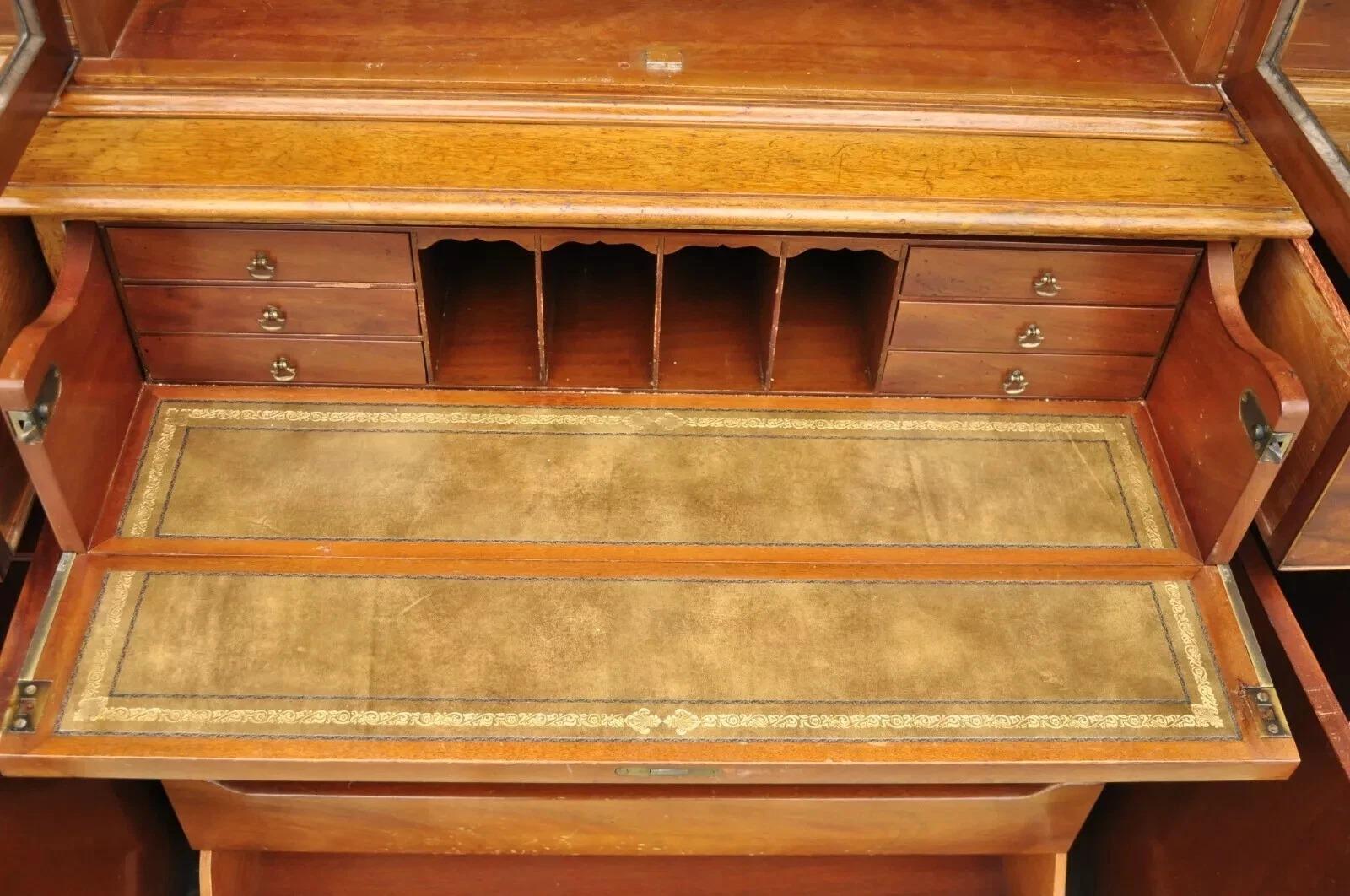 Vintage Beacon Hill Georgian Mahagoni Breakfront China Schrank Schreibtisch Bücherregal aus Mahagoni im Zustand „Gut“ im Angebot in Philadelphia, PA