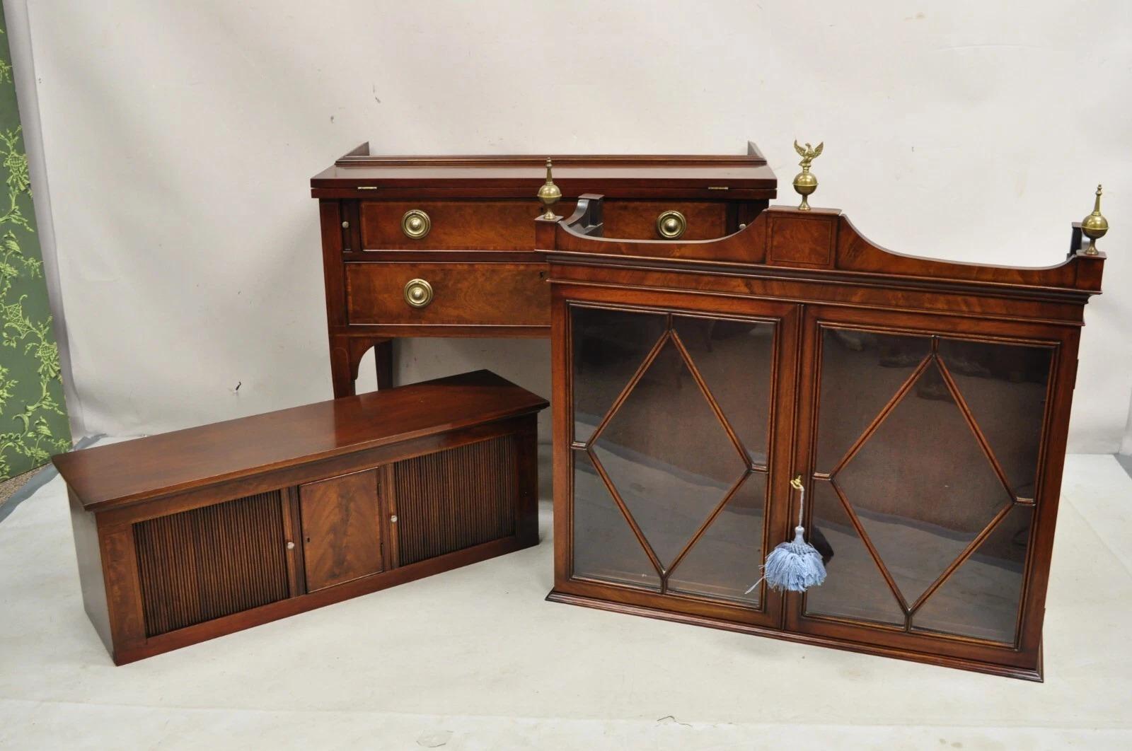 Bureau secrétaire de la vieille colonie fédérale Beacon Hill en acajou avec porte à tambour en vente 3