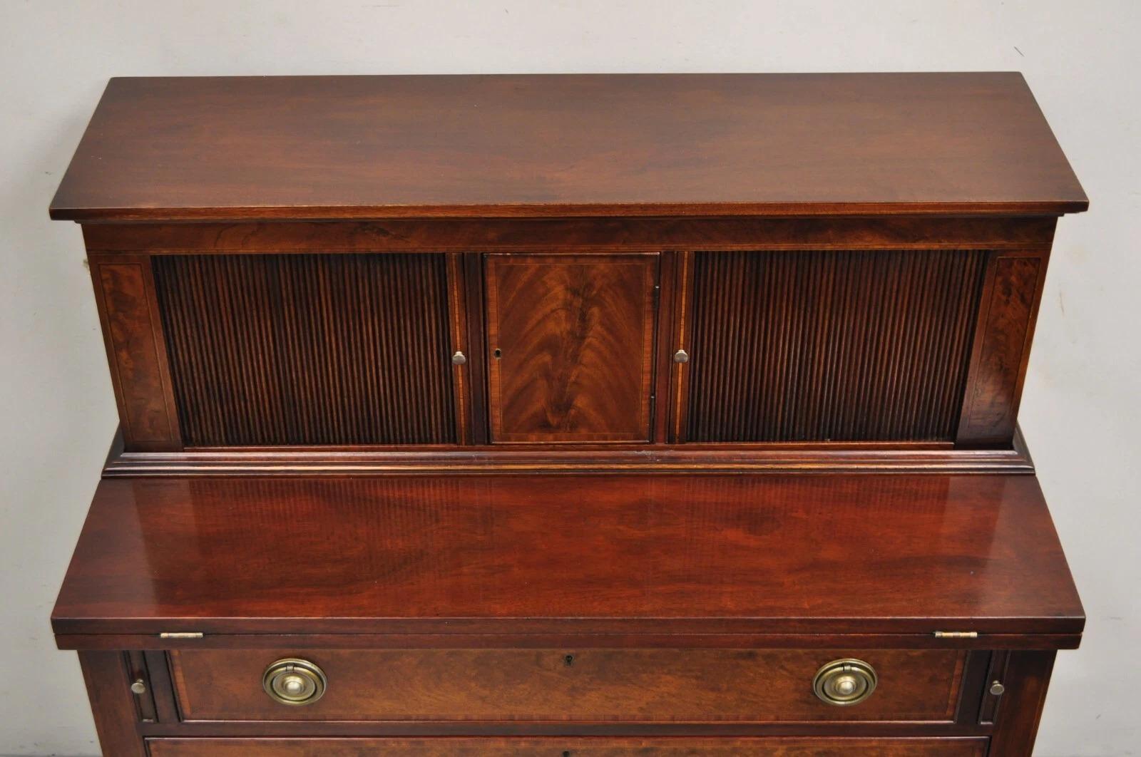 Bureau secrétaire de la vieille colonie fédérale Beacon Hill en acajou avec porte à tambour en vente 5