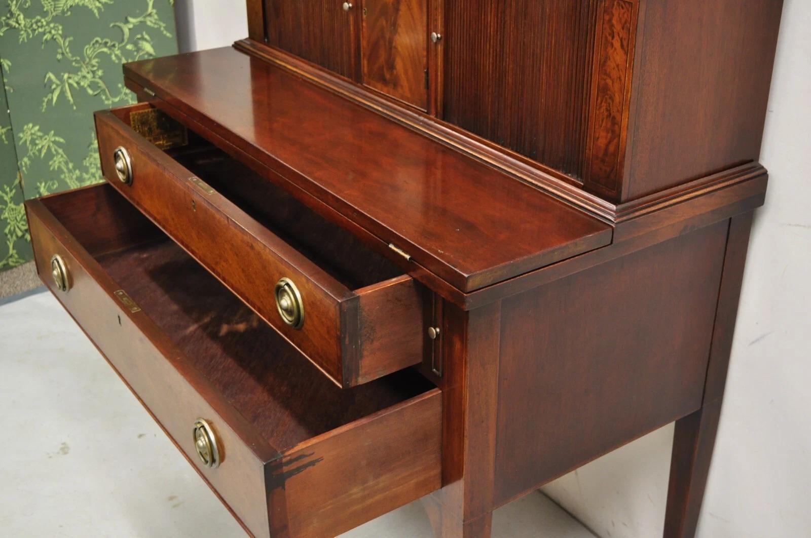 Bureau secrétaire de la vieille colonie fédérale Beacon Hill en acajou avec porte à tambour en vente 6