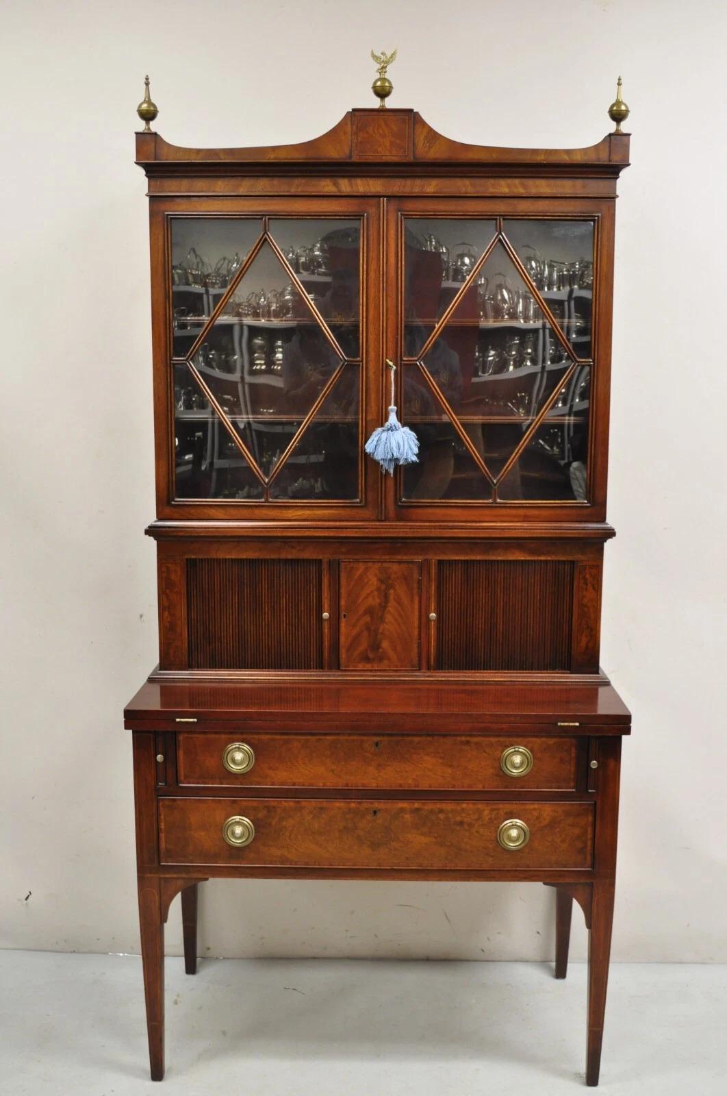 Bureau secrétaire de la vieille colonie fédérale Beacon Hill en acajou avec porte à tambour en vente 7