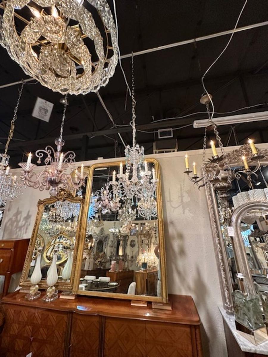 Français Lustre vintage en cristal perlé avec accents en cristal turquoise en vente