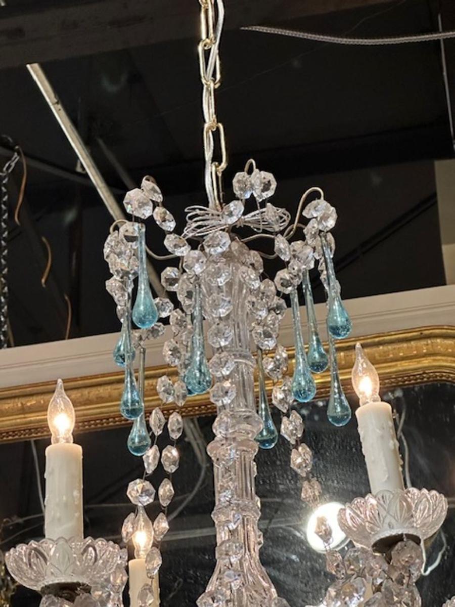 20ième siècle Lustre vintage en cristal perlé avec accents en cristal turquoise en vente