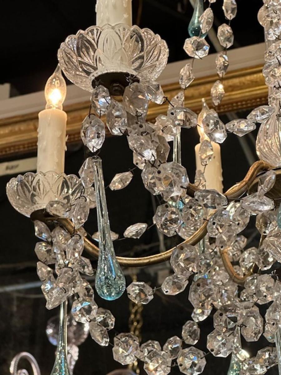 Lustre vintage en cristal perlé avec accents en cristal turquoise en vente 1