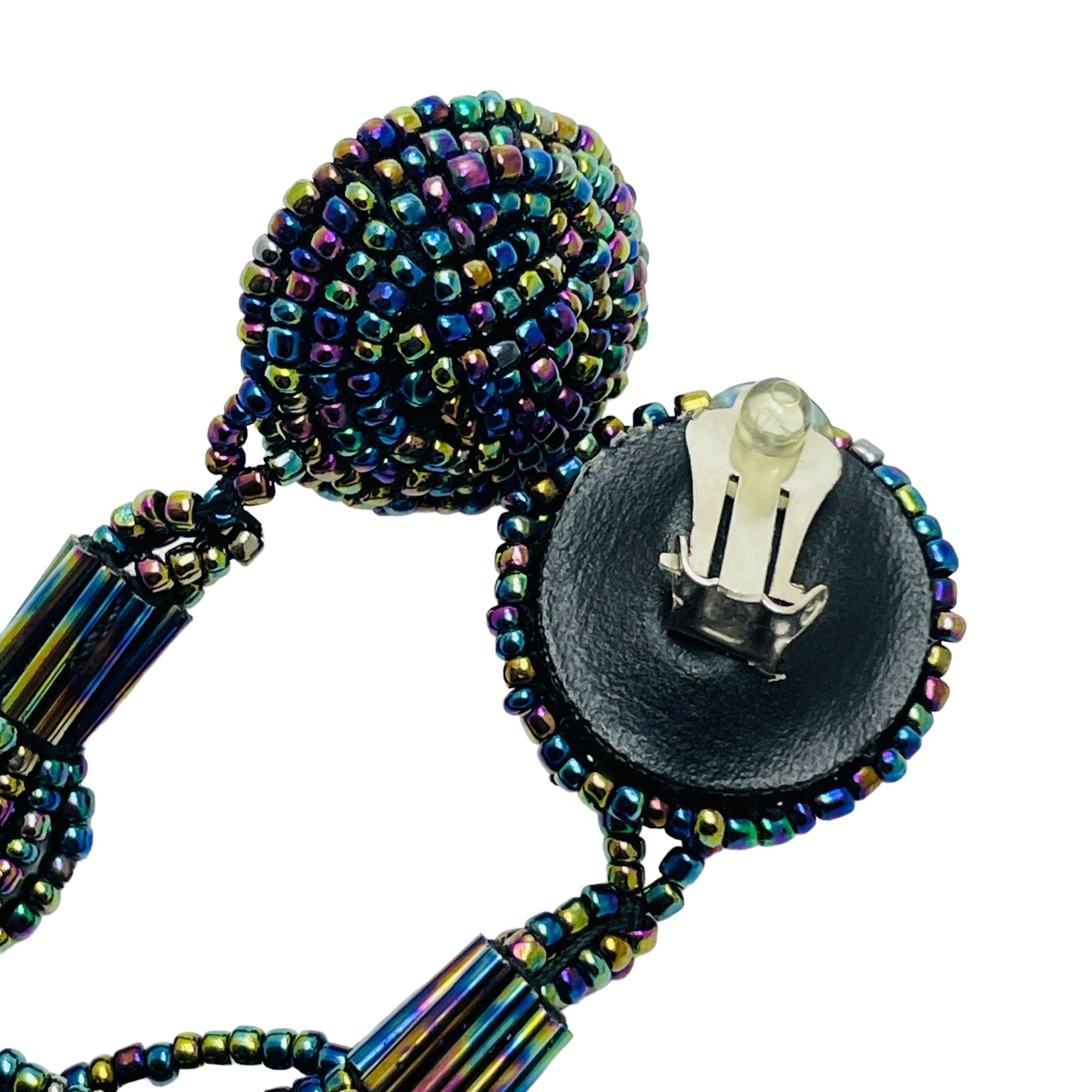 Vintage beaded dangle tassel clip on earrings In Good Condition For Sale In Palos Hills, IL