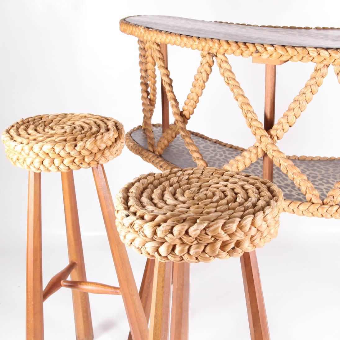 Mid-Century Modern Vintage Bean-Shaped Bar and Its Two Stools in Woven Cane, circa 1960