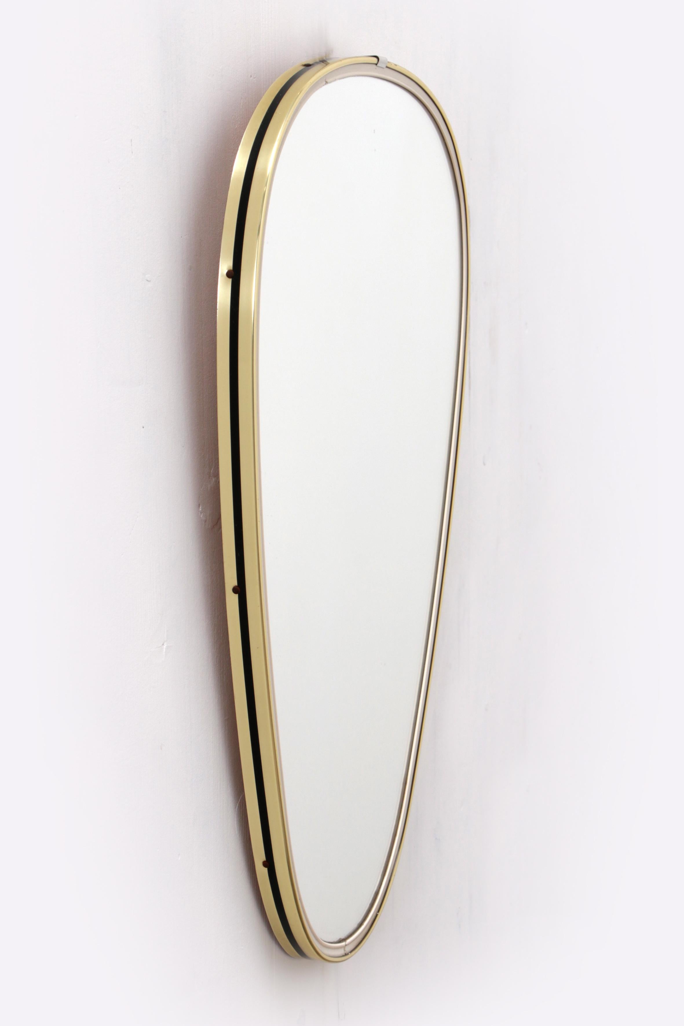 Mid-Century Modern Vintage beautiful mirror with brass edge, 1960s Germany.