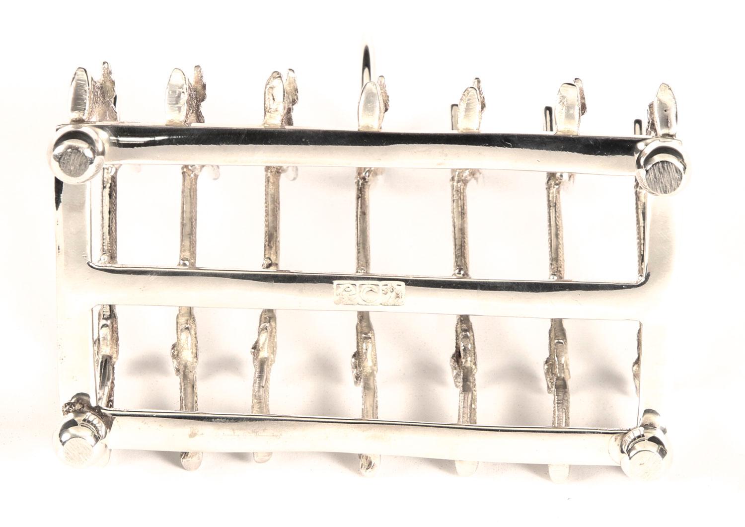 Vintage Beautiful Silver Plated Toast Rack Crossed Rifles 20th Century For Sale 3