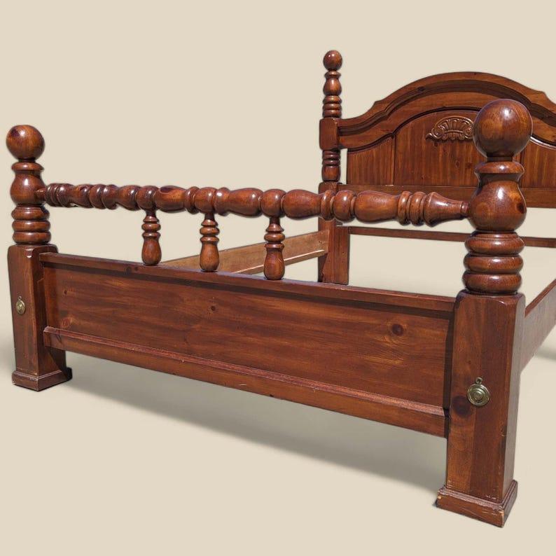 Vintage Bed Frame, Queen Size, Headboard, Footboard, Transitional For Sale 4