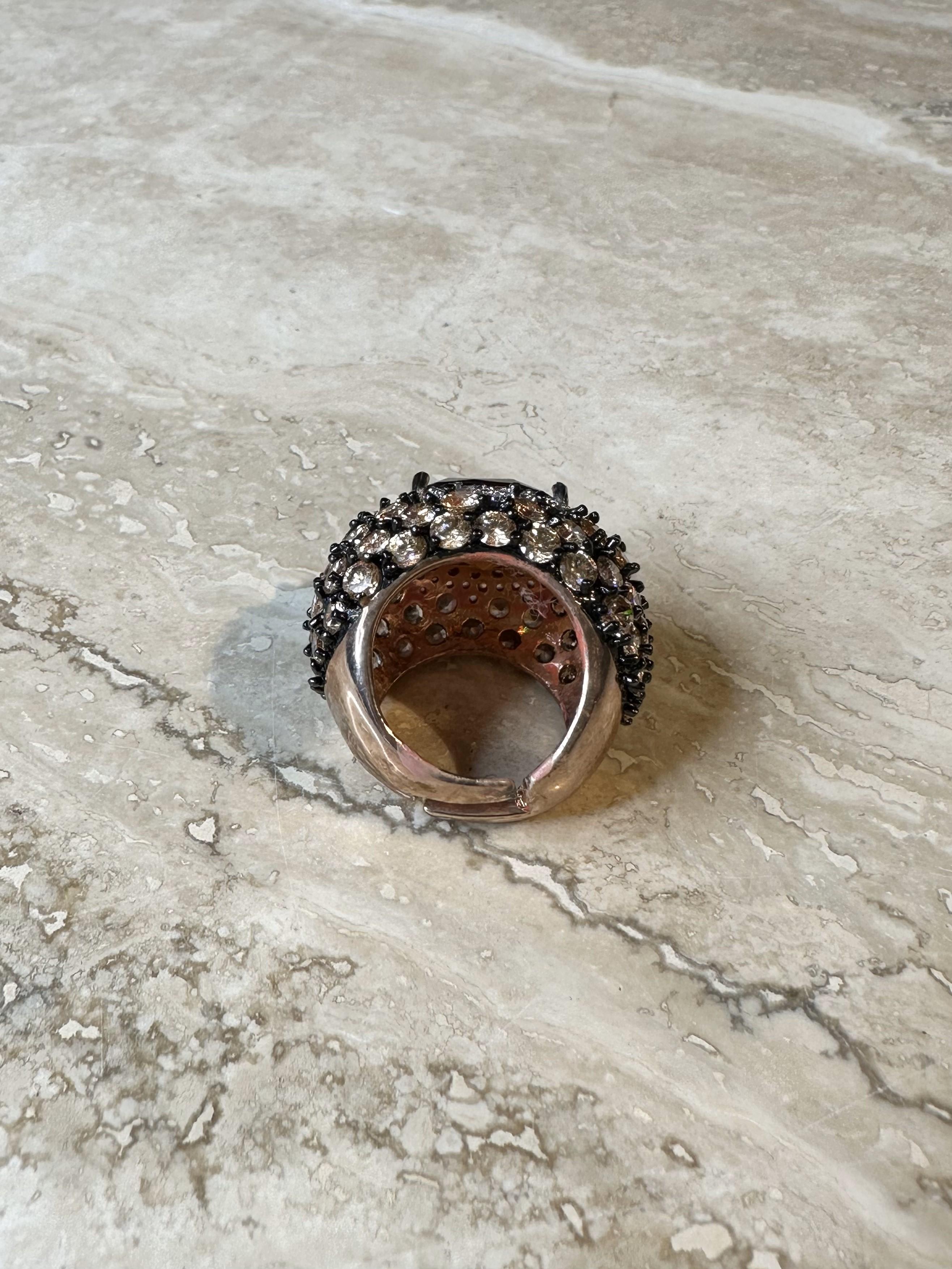Women's or Men's Vintage Bedazzled Rhinestone Ring (BYS) For Sale