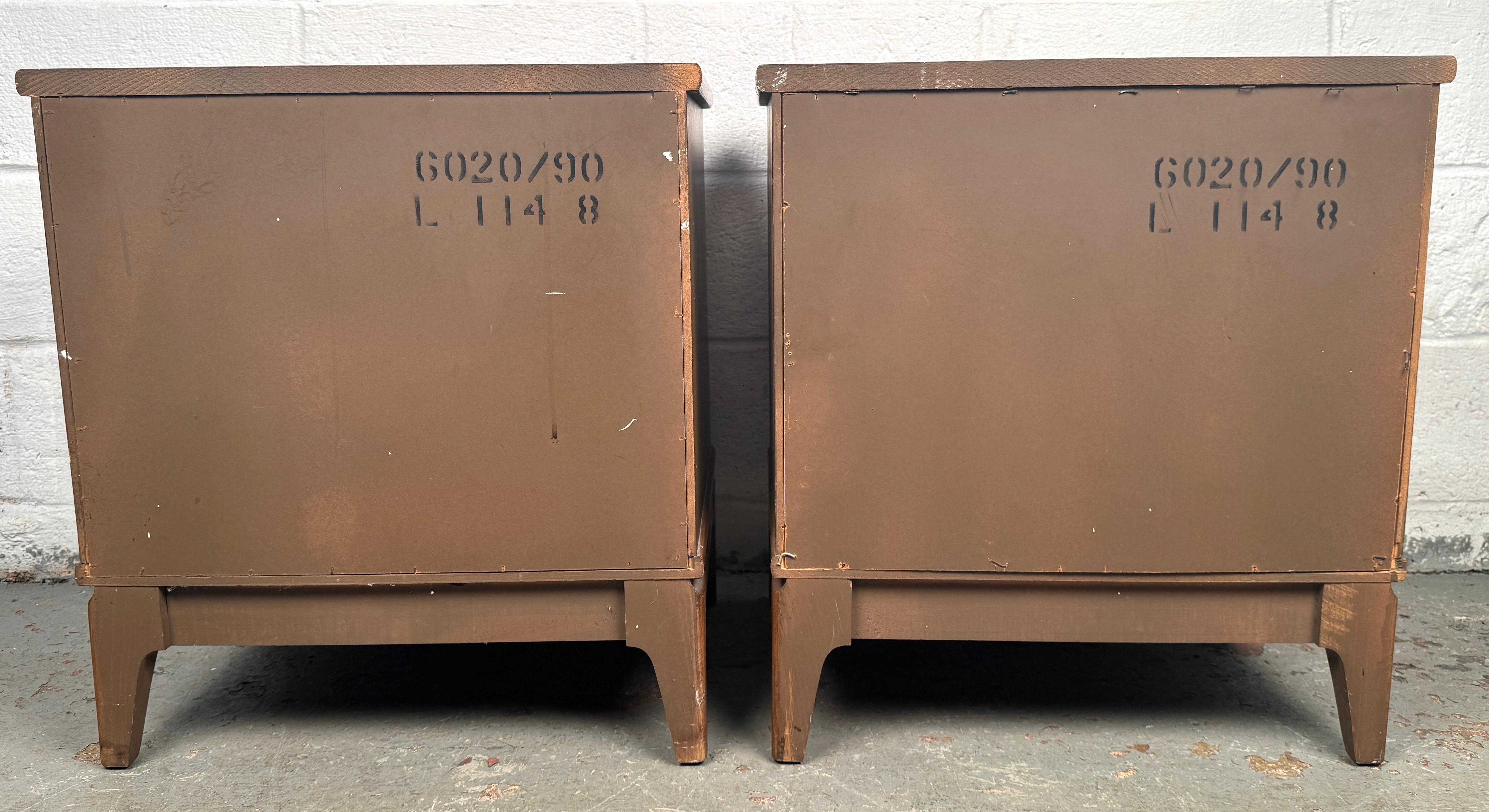 Vintage Bedroom Nightstands by Broyhill For Sale 11