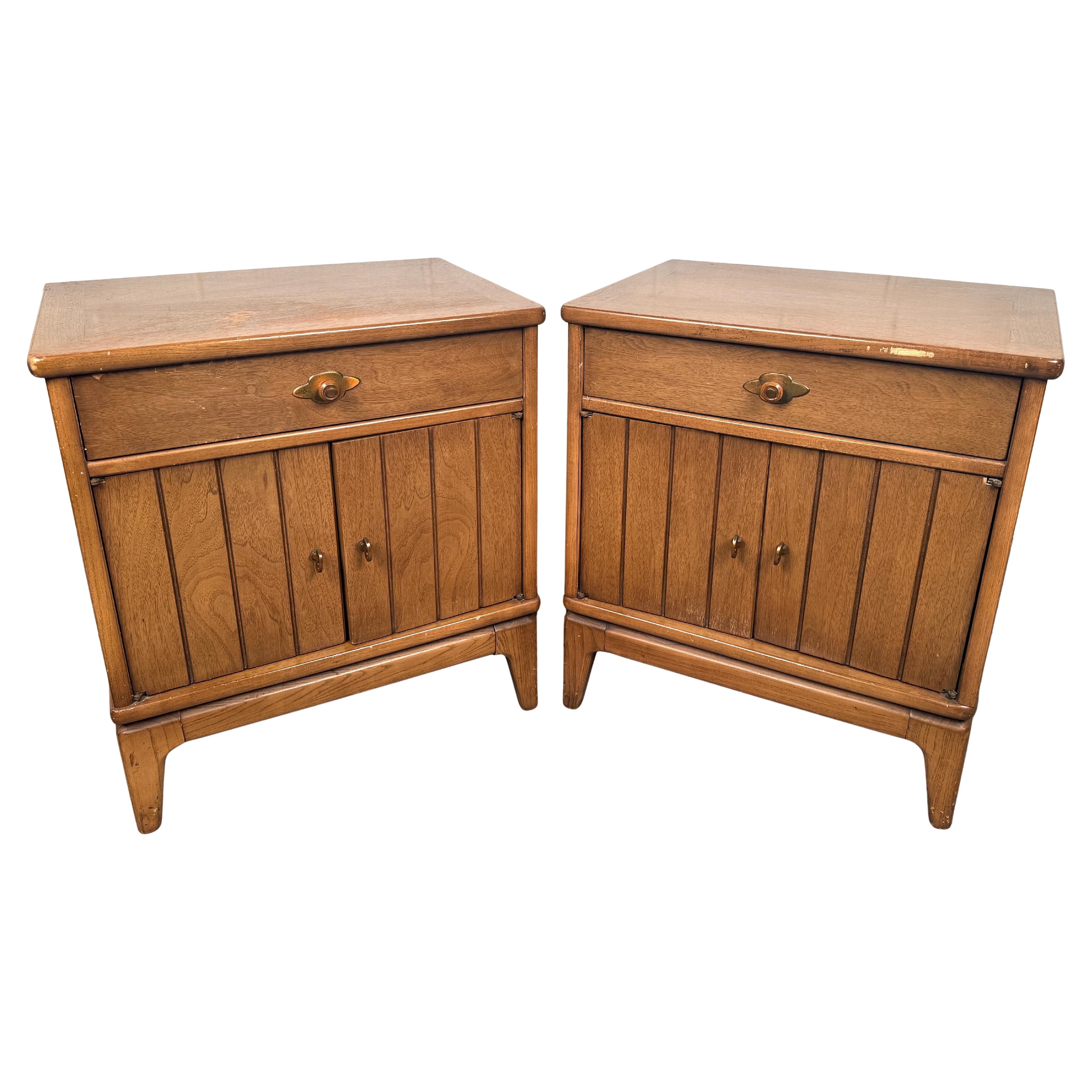 Vintage Bedroom Nightstands by Broyhill For Sale
