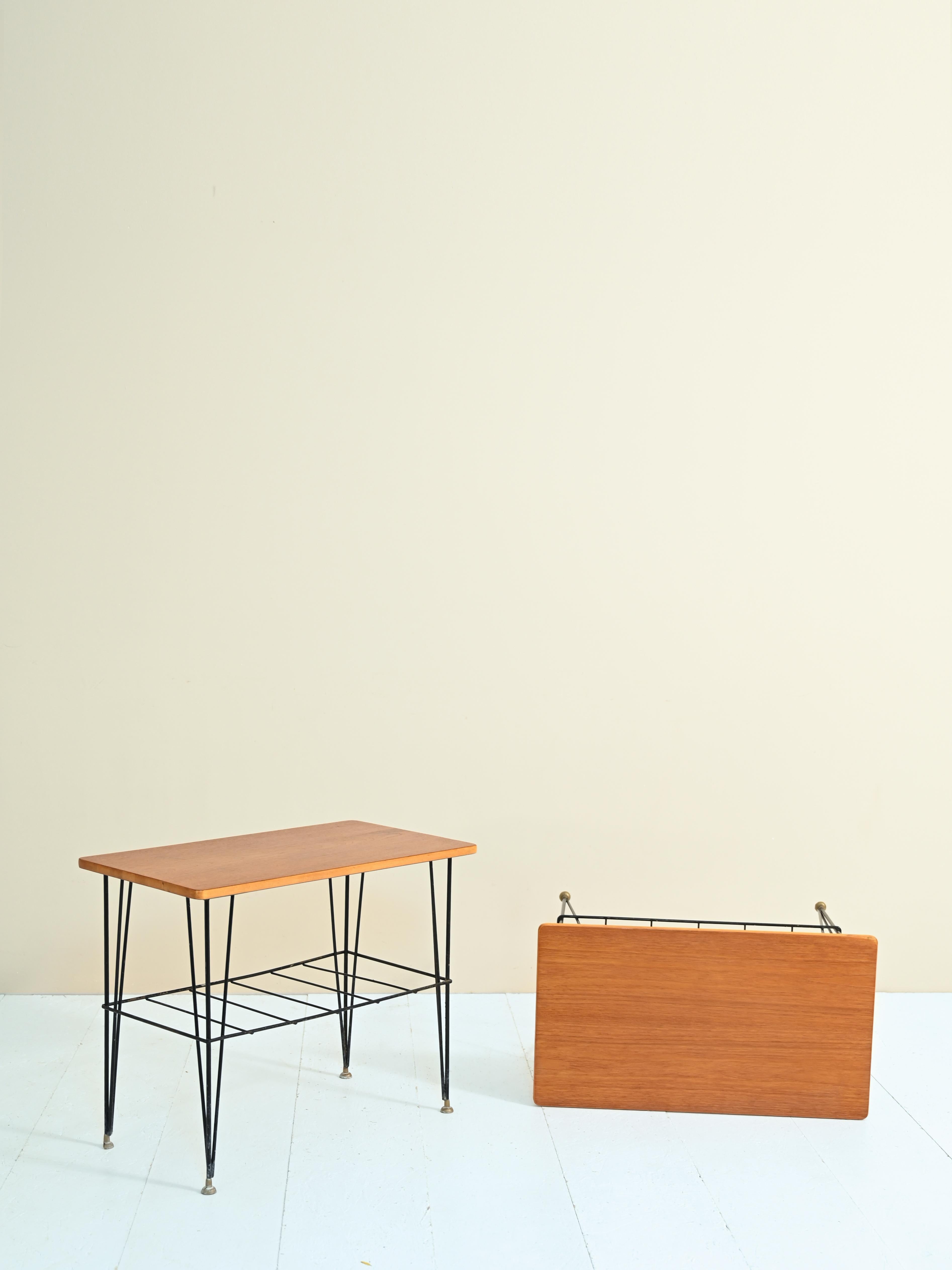 Scandinave Tables de chevet vintage avec cadre métallique en vente