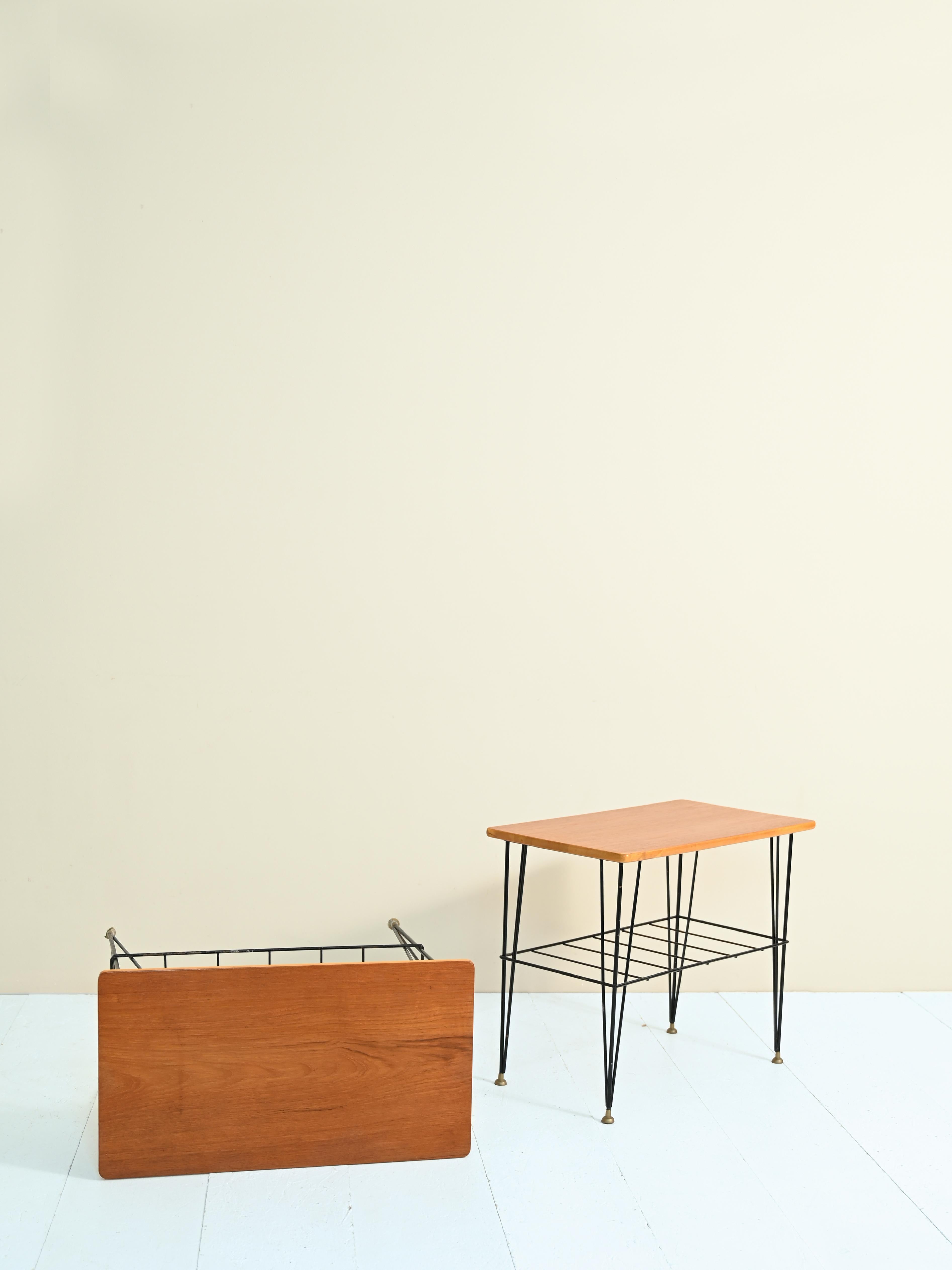 Tables de chevet vintage avec cadre métallique Bon état - En vente à Brescia, IT
