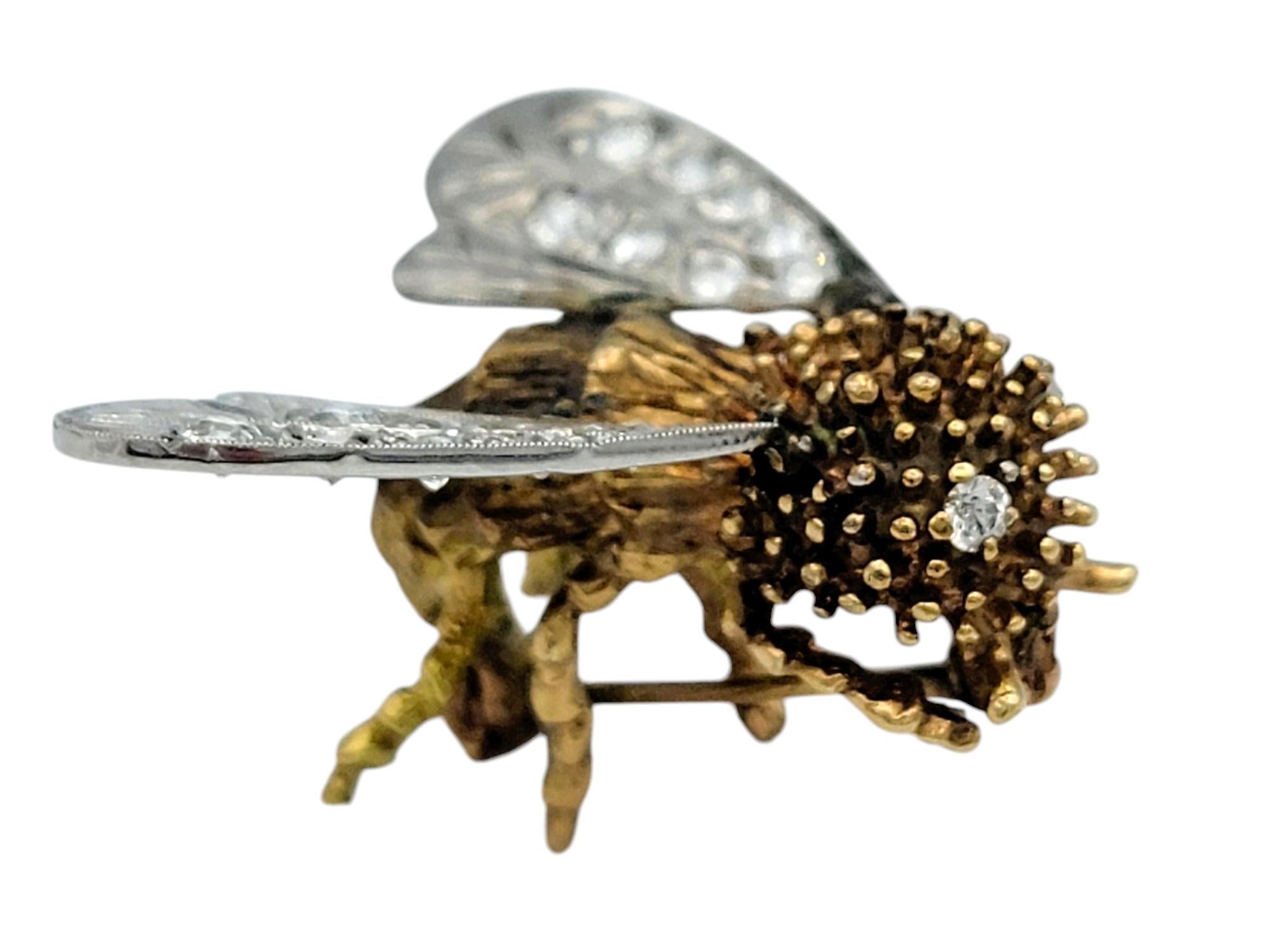 Vintage Bienenbrosche aus zweifarbigem 14 Karat Gold mit Flügeln mit alten europäischen Diamanten im Angebot 5