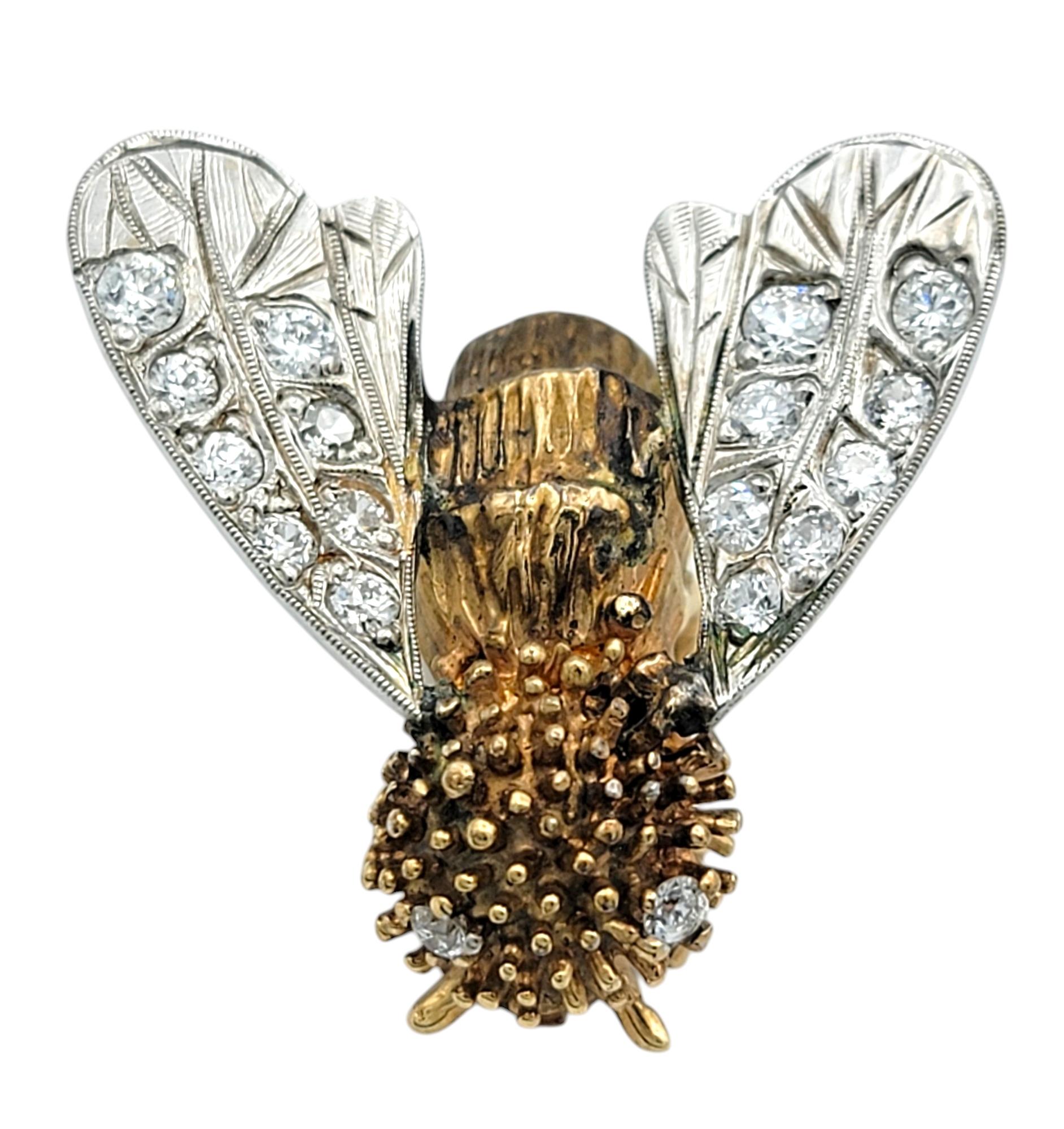 Vintage Bienenbrosche aus zweifarbigem 14 Karat Gold mit Flügeln mit alten europäischen Diamanten im Angebot 2