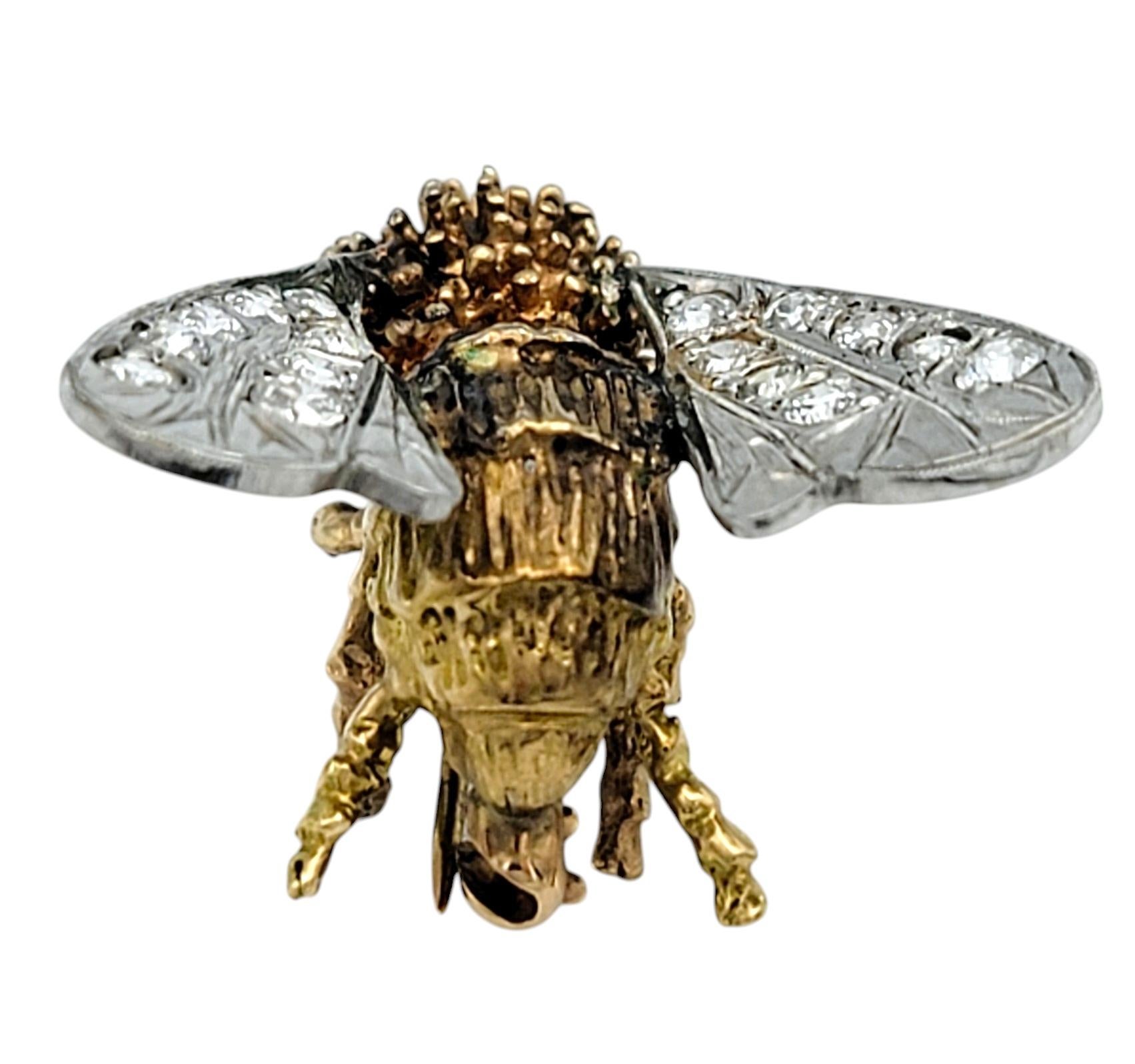 Vintage Bienenbrosche aus zweifarbigem 14 Karat Gold mit Flügeln mit alten europäischen Diamanten im Angebot 3