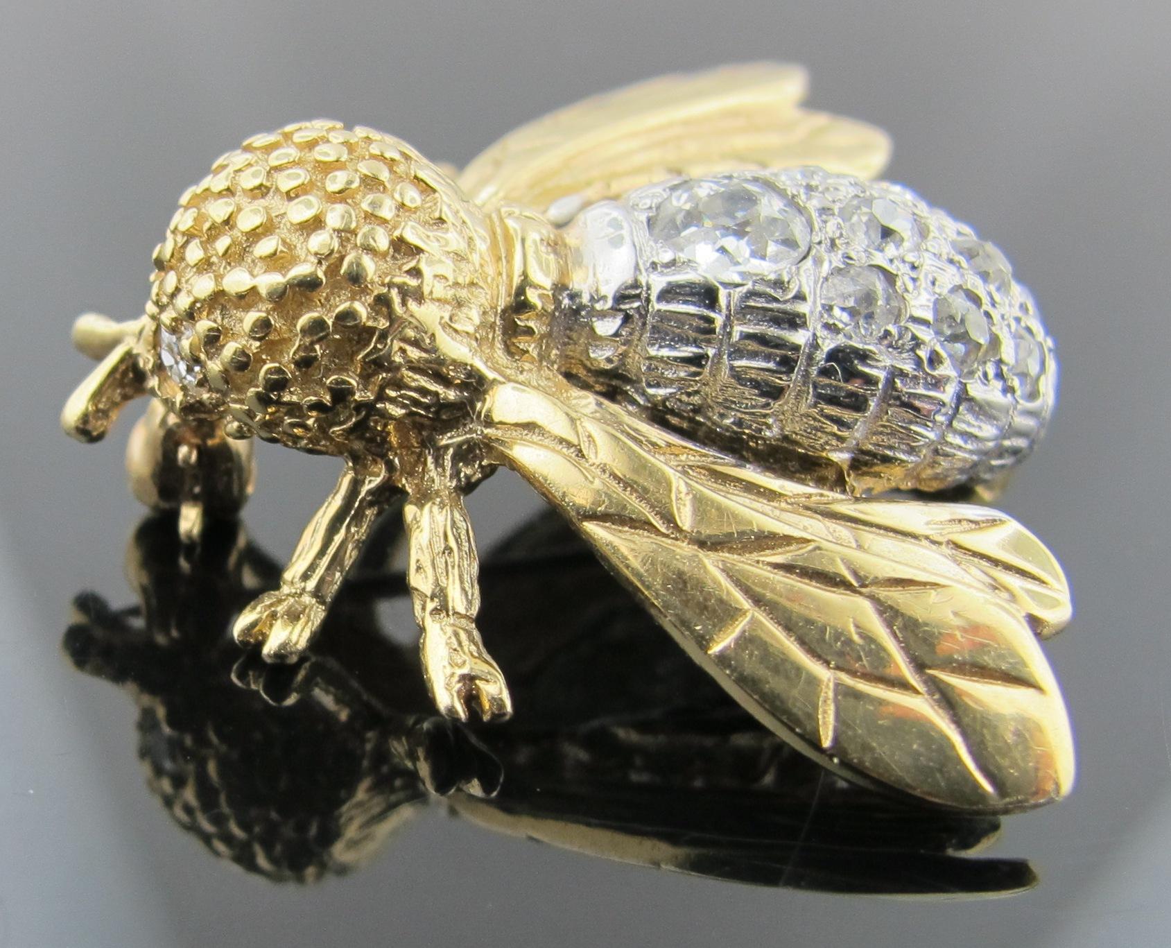 Round Cut Vintage Bee Pin in 14 Karat Yellow Gold with 12 Old European Cut Diamonds