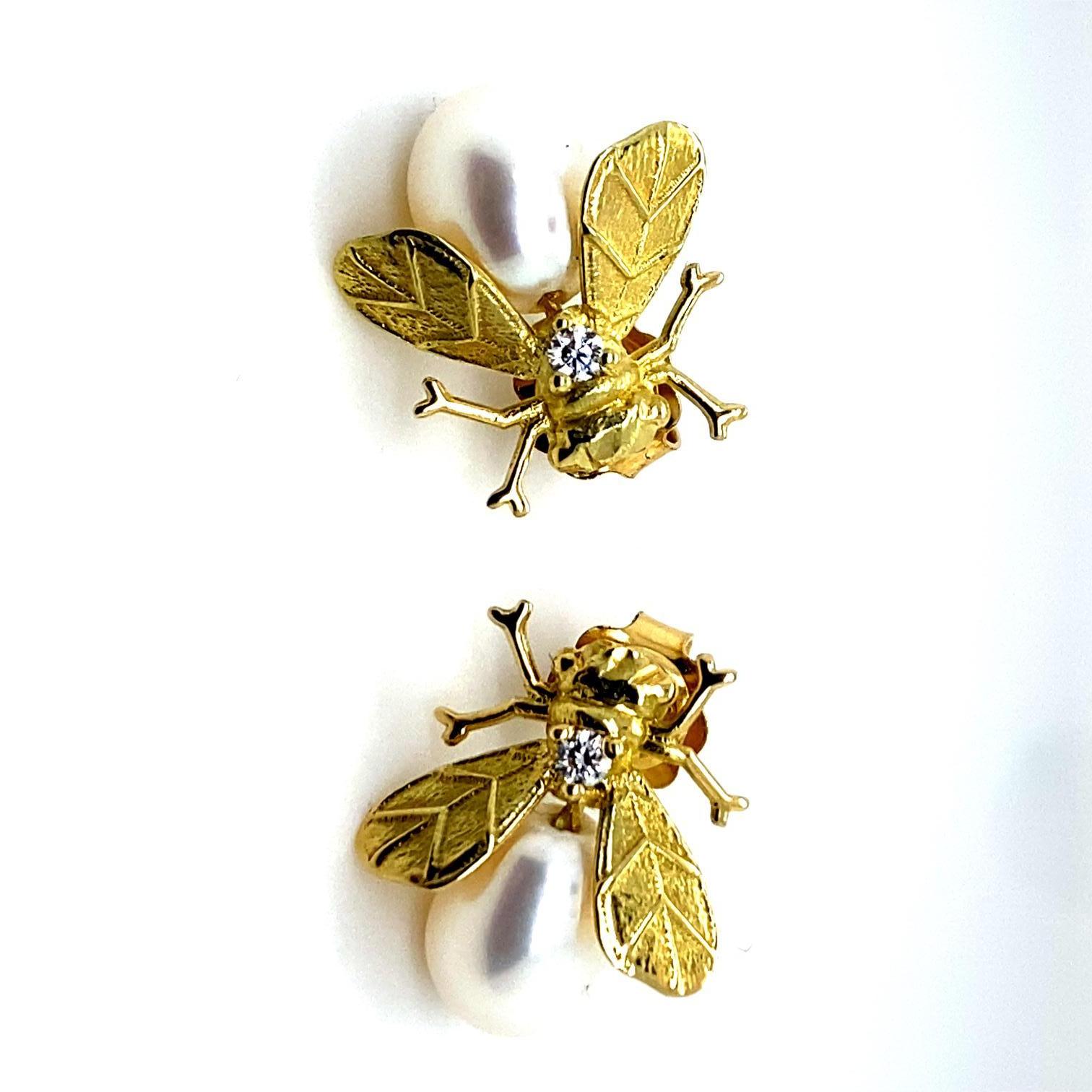 Retro Vintage Bee Stud Pearl Diamond Earrings 18 Karat Yellow Gold For Sale