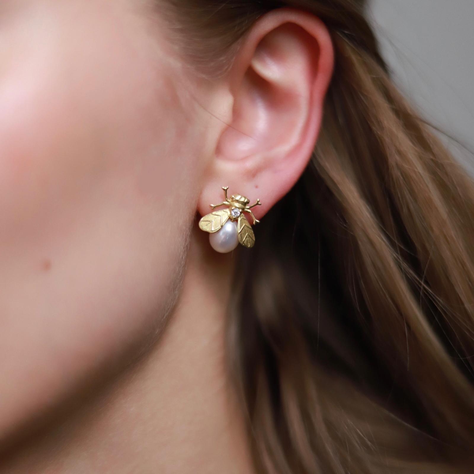 Round Cut Vintage Bee Stud Pearl Diamond Earrings 18 Karat Yellow Gold For Sale