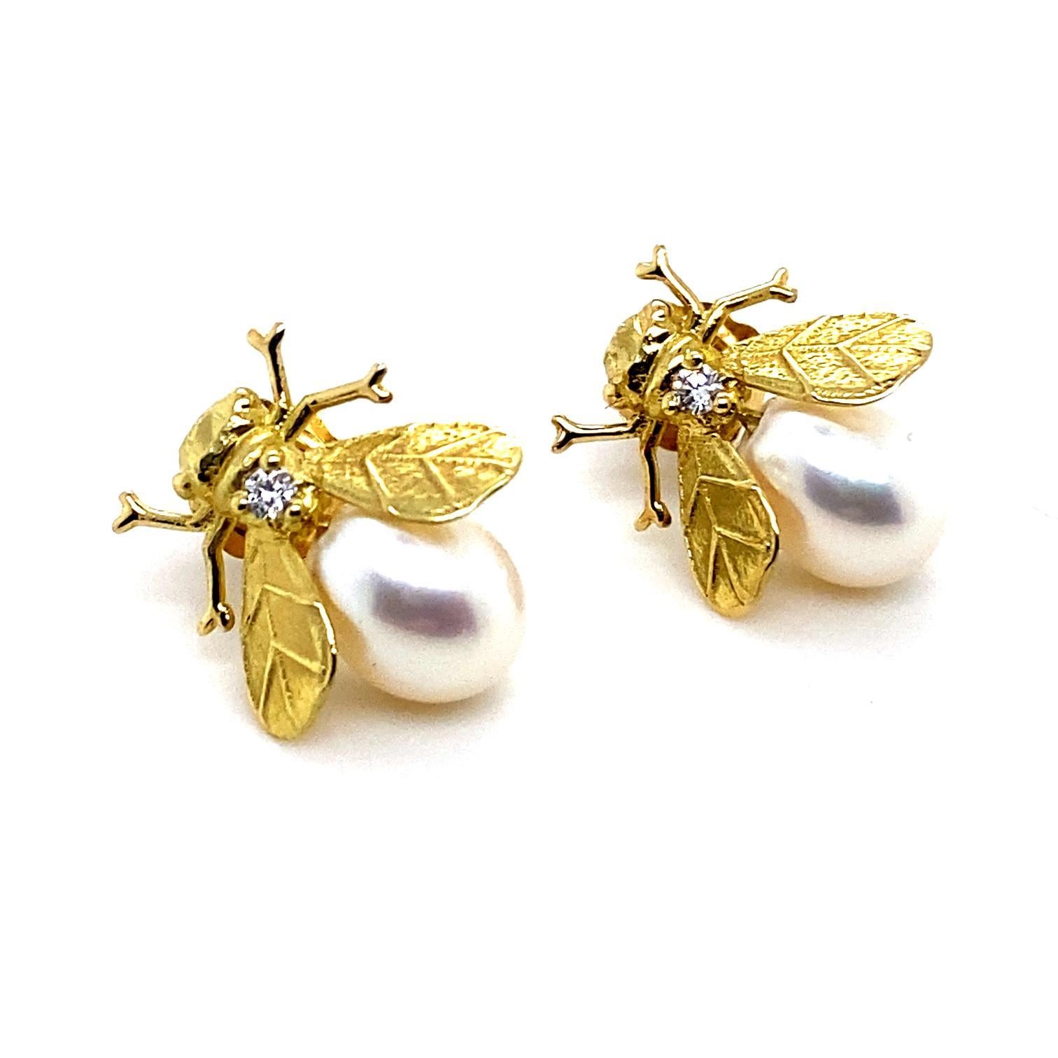 Vintage Bee Stud Pearl Diamond Earrings 18 Karat Yellow Gold For Sale 1
