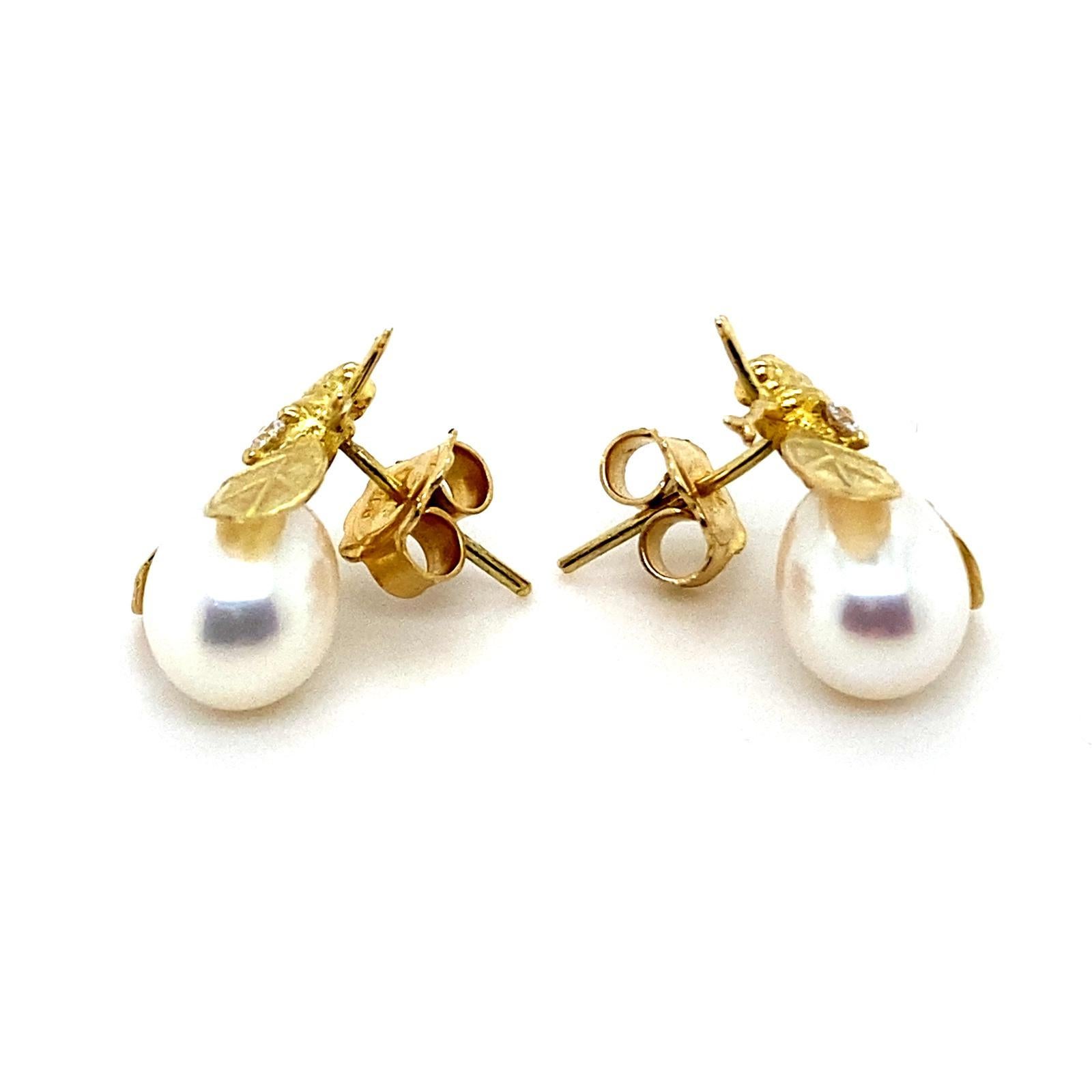 Vintage Bee Stud Pearl Diamond Earrings 18 Karat Yellow Gold For Sale 2