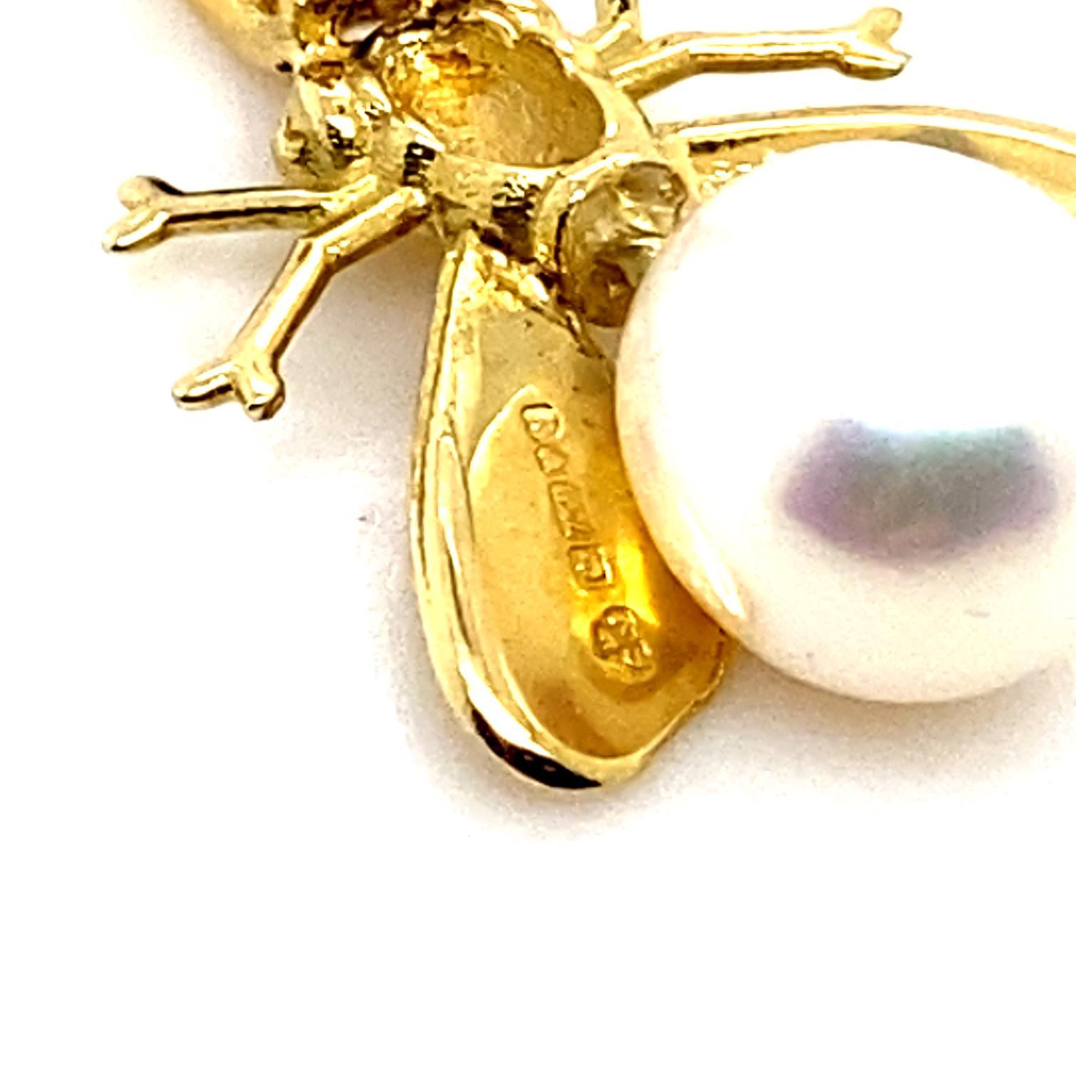 Vintage Bee Stud Pearl Diamond Pendant 18 Karat Yellow Gold For Sale 3