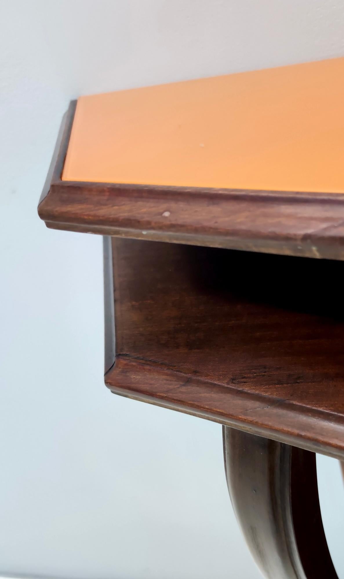 Table console vintage en hêtre et noyer avec plateau en verre orange, Italie en vente 1