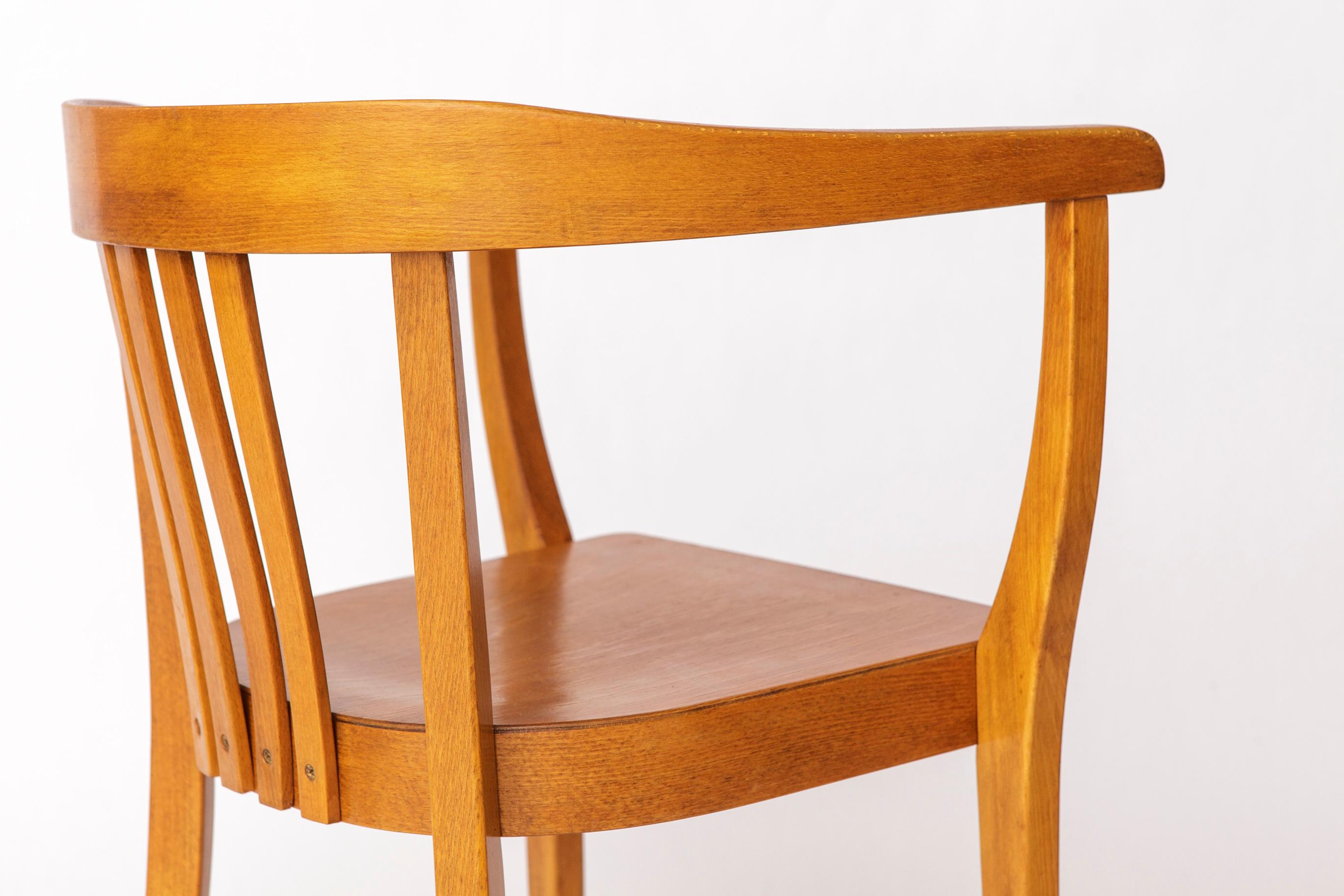 Vintage Beech Armchair – 1950s/60s German Chair – Restored Mid-Century Design For Sale 2