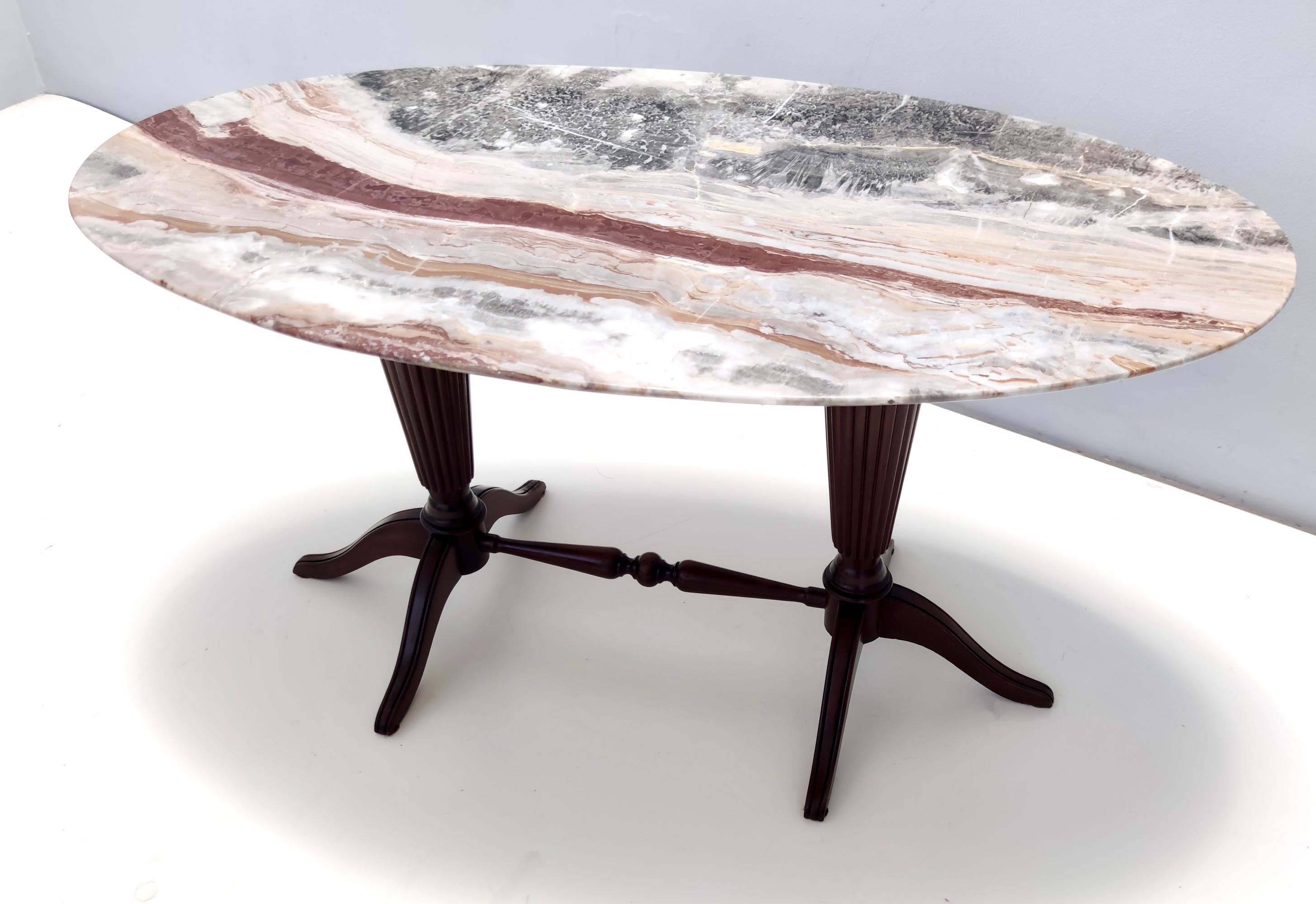Vintage Beech Coffee Table Ascribable to Paolo Buffa with an Oval Red Onyx Top In Excellent Condition For Sale In Bresso, Lombardy