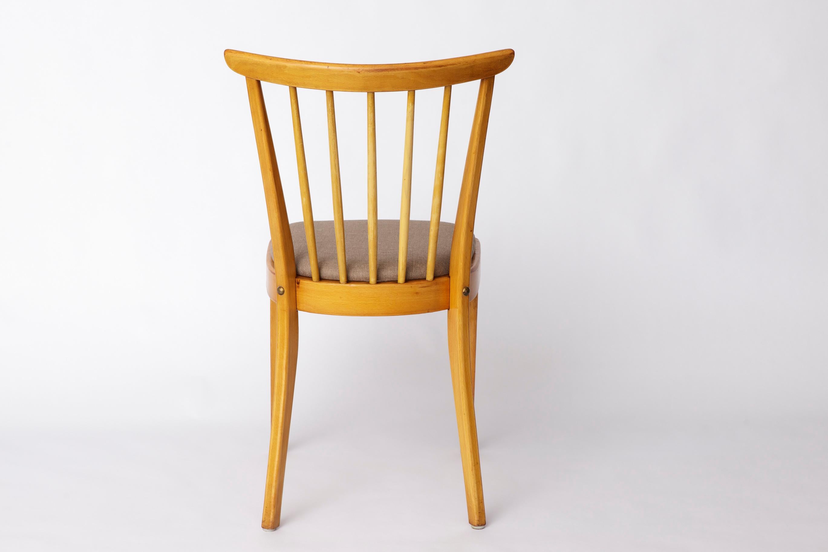 Chaise de cuisine vintage en bois de Beeche - 1960s German Design, Grey Upholstery Bon état - En vente à Hannover, DE