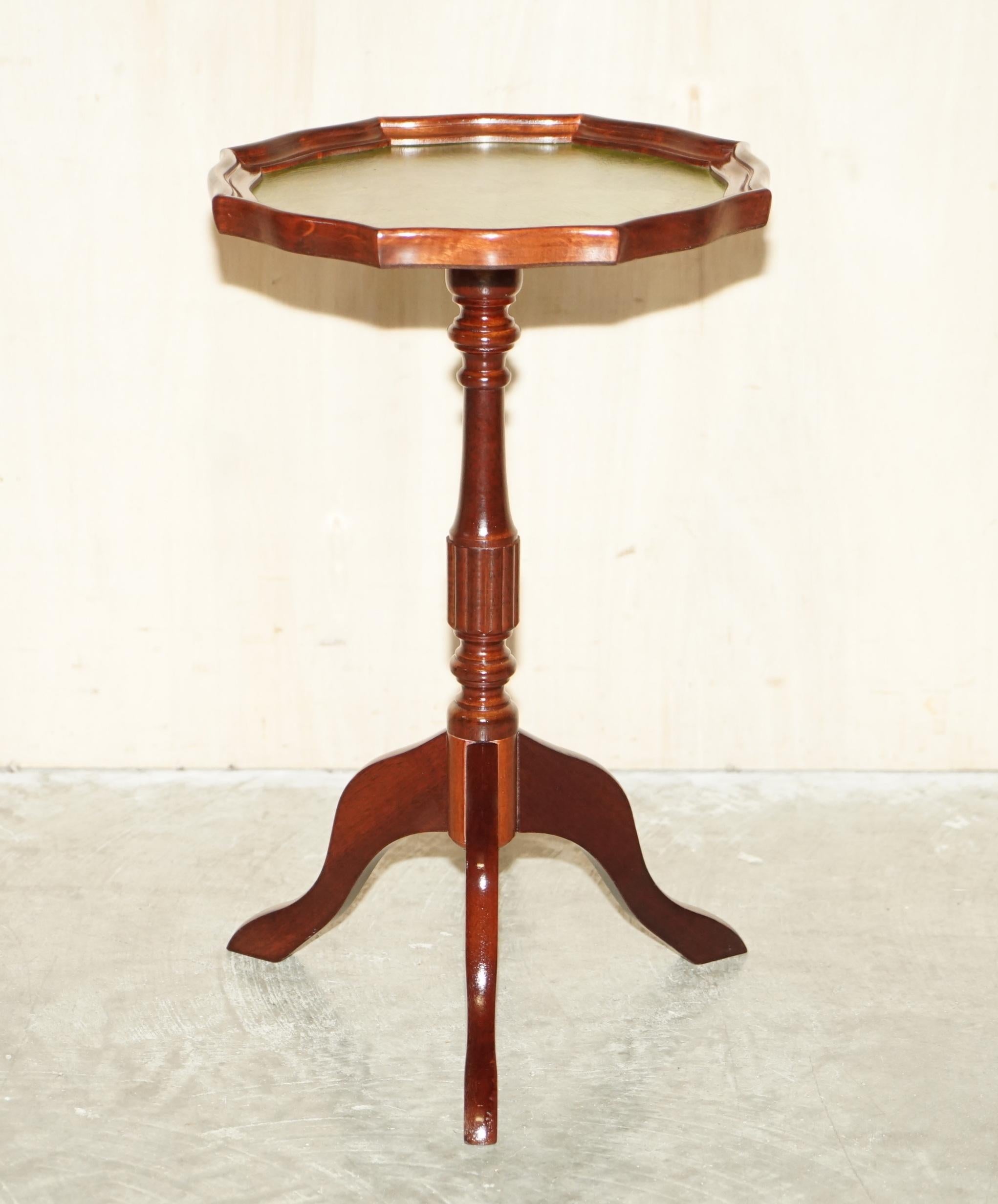 We are delighted to offer for sale this very nice vintage Bevan Funnell beech & green leather topped tripod table

A good looking and well made piece, ideally suited for a lamp or glass of wine with a picture frame on it

It has been cleaned