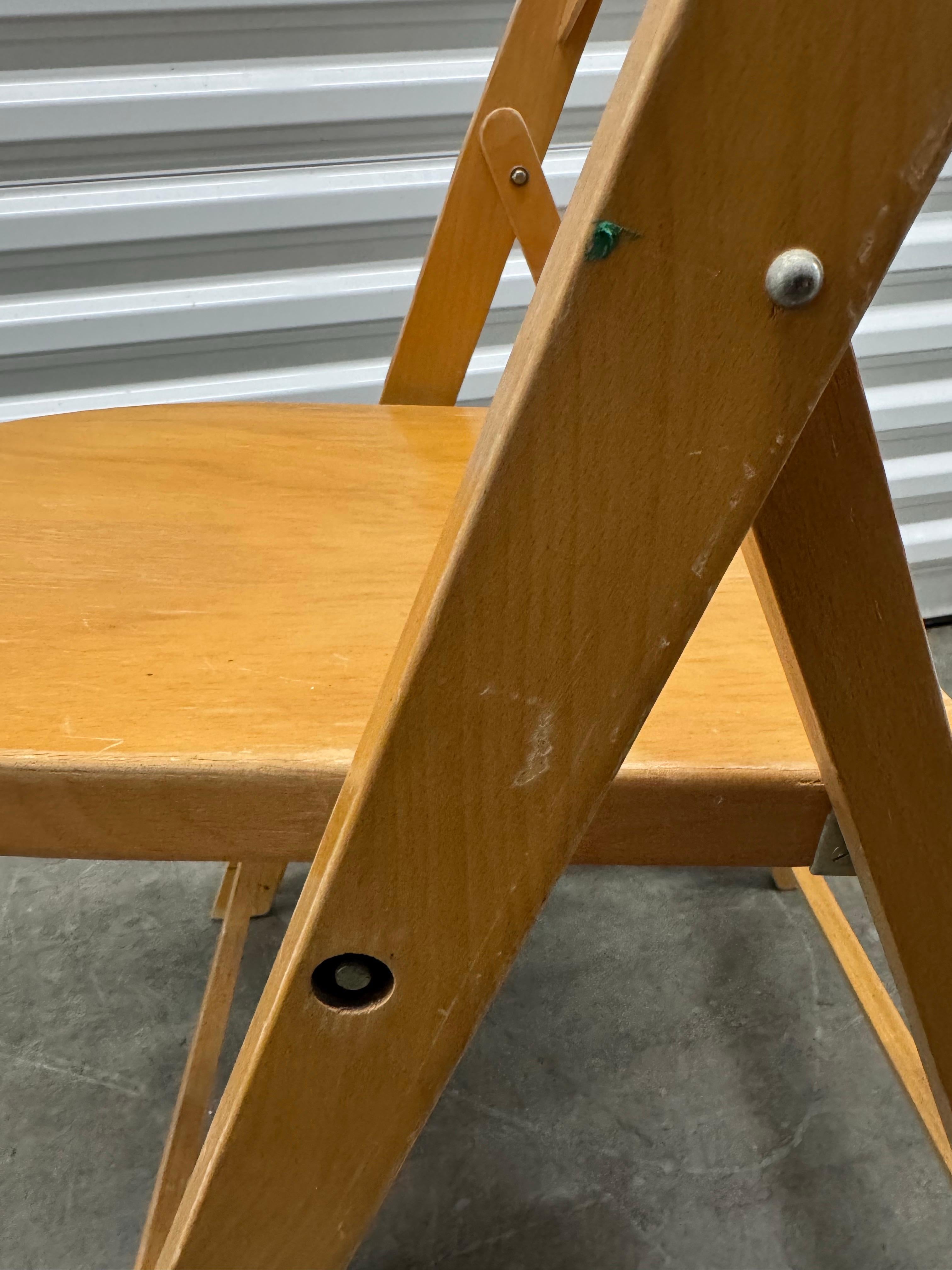 Sedia pieghevole d'epoca in legno di faggio B-751 in stile Thonet in vendita 3