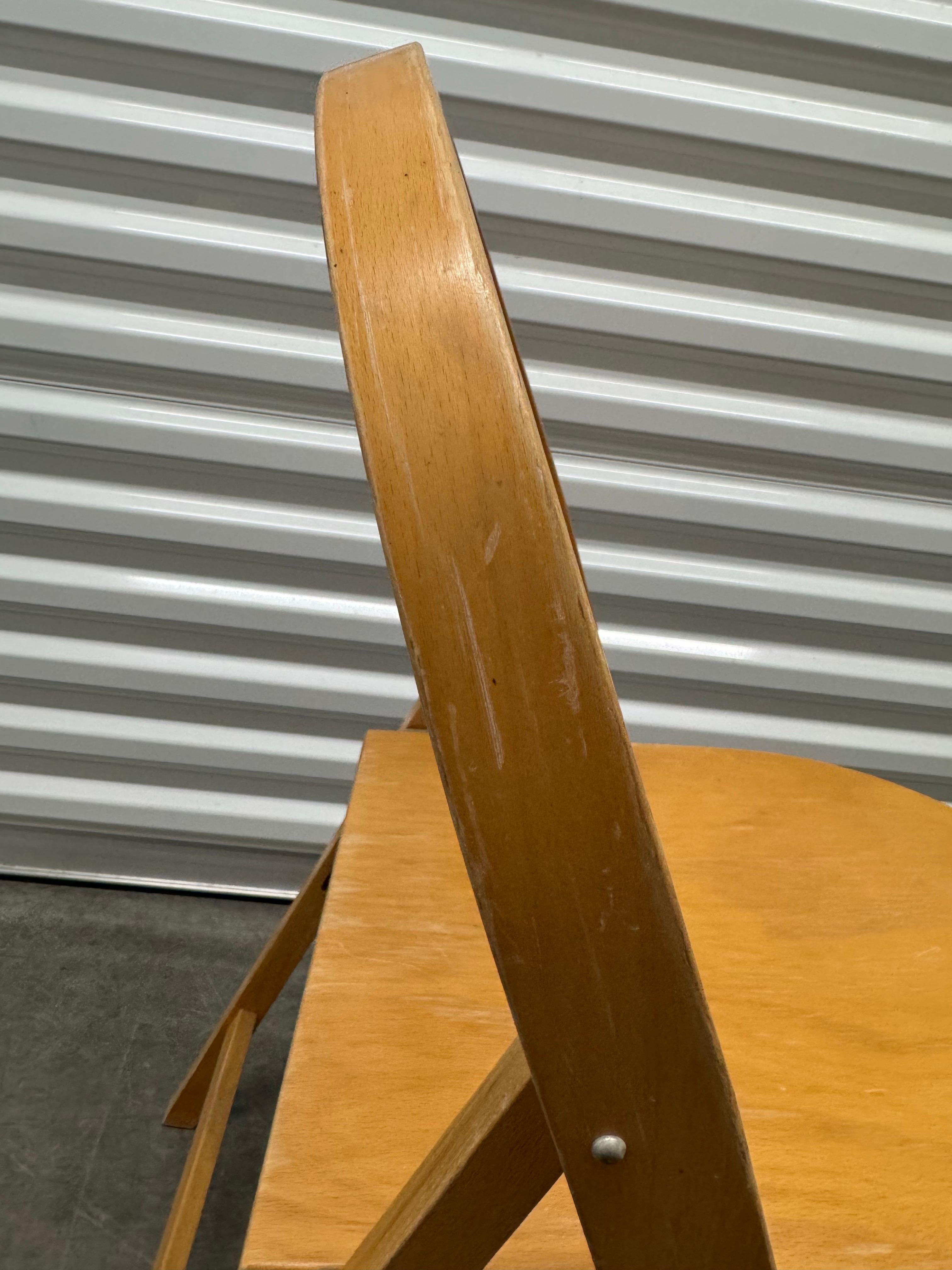 Sedia pieghevole d'epoca in legno di faggio B-751 in stile Thonet in vendita 2