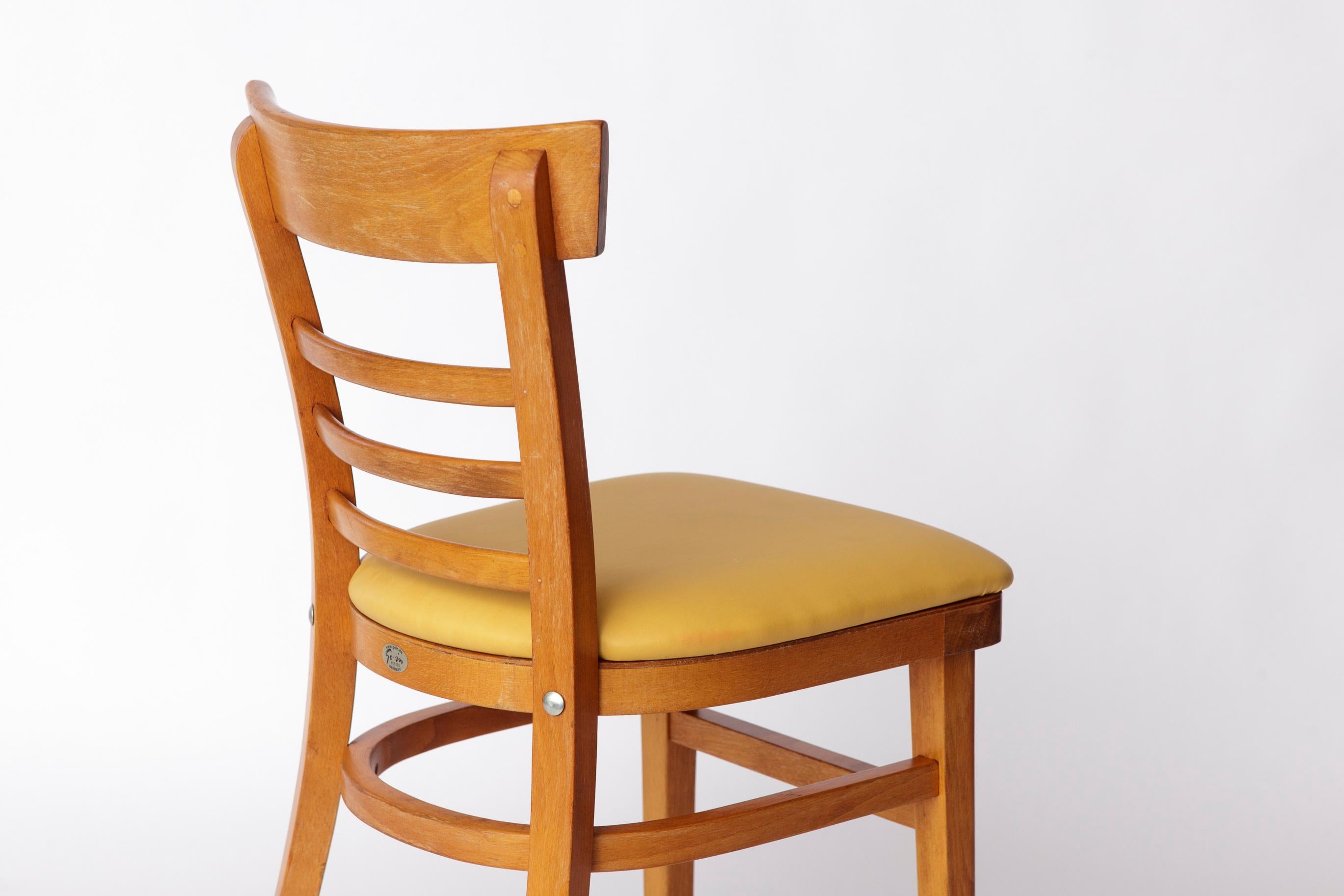 Chaise vintage en hêtre avec assise en simili cuir jaune - 1960/1970s Allemagne en vente 1