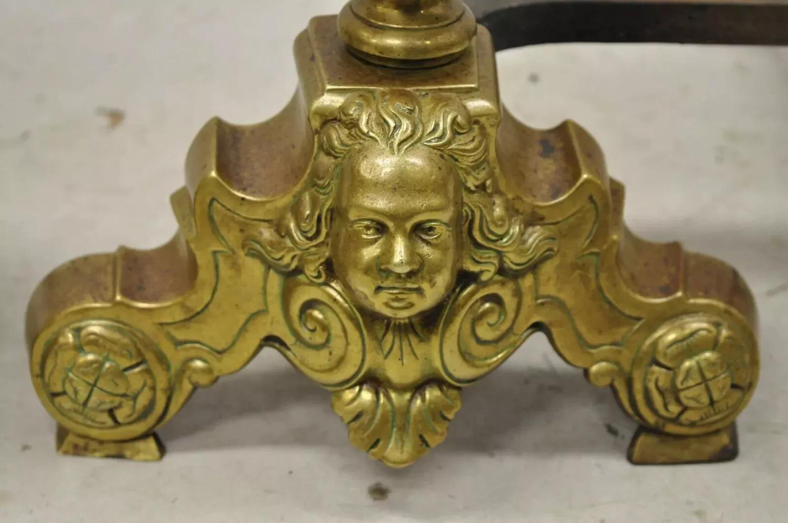 Vintage Beethoven Face French Rococo Cañonera de latón para chimenea - Pareja Desconocido en venta