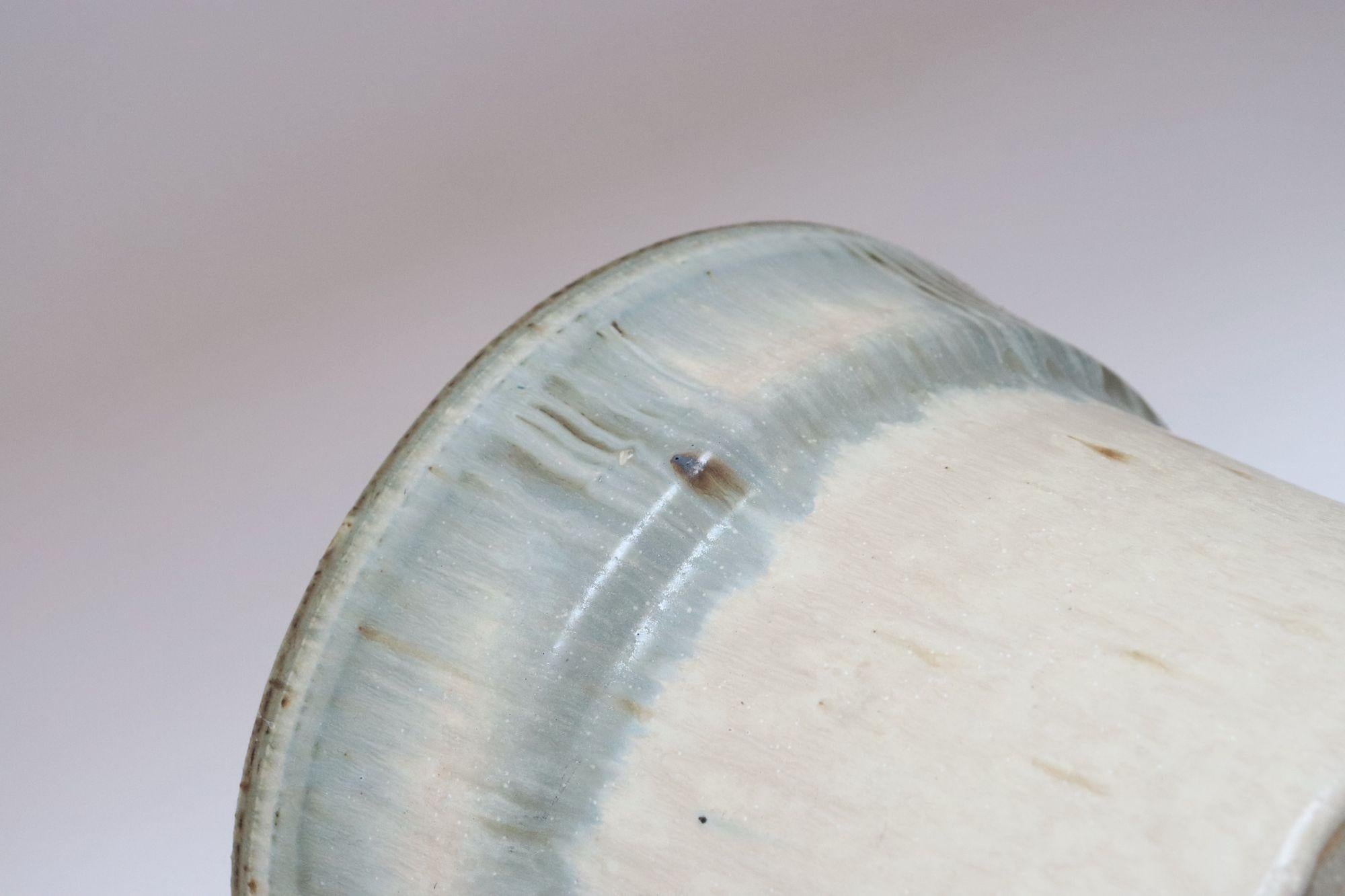 Vintage Beige und Light Blue Studio Pottery Pflanzgefäß Vase von Deanna Nichols im Angebot 3