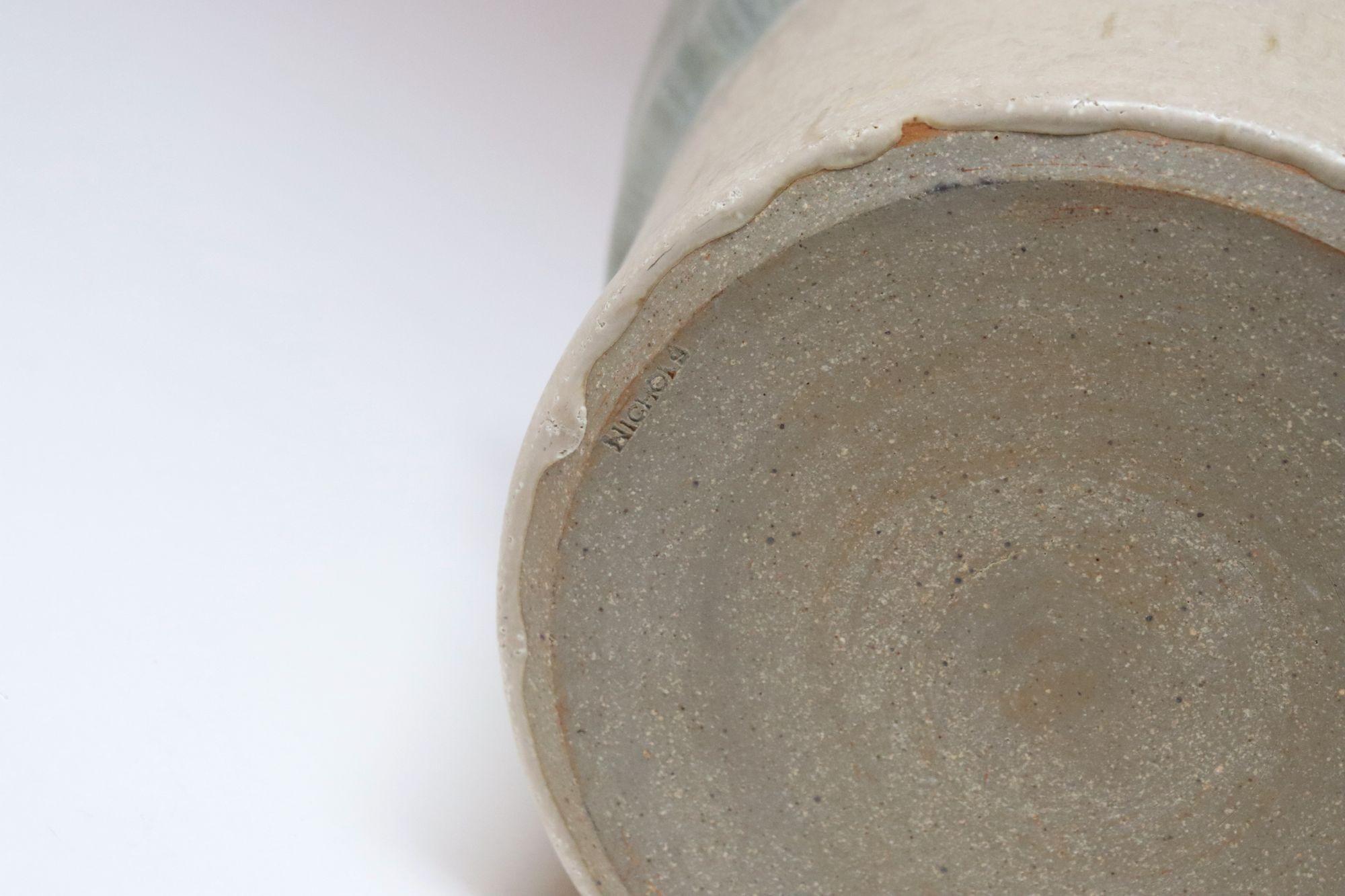 Vintage Beige und Light Blue Studio Pottery Pflanzgefäß Vase von Deanna Nichols im Angebot 7