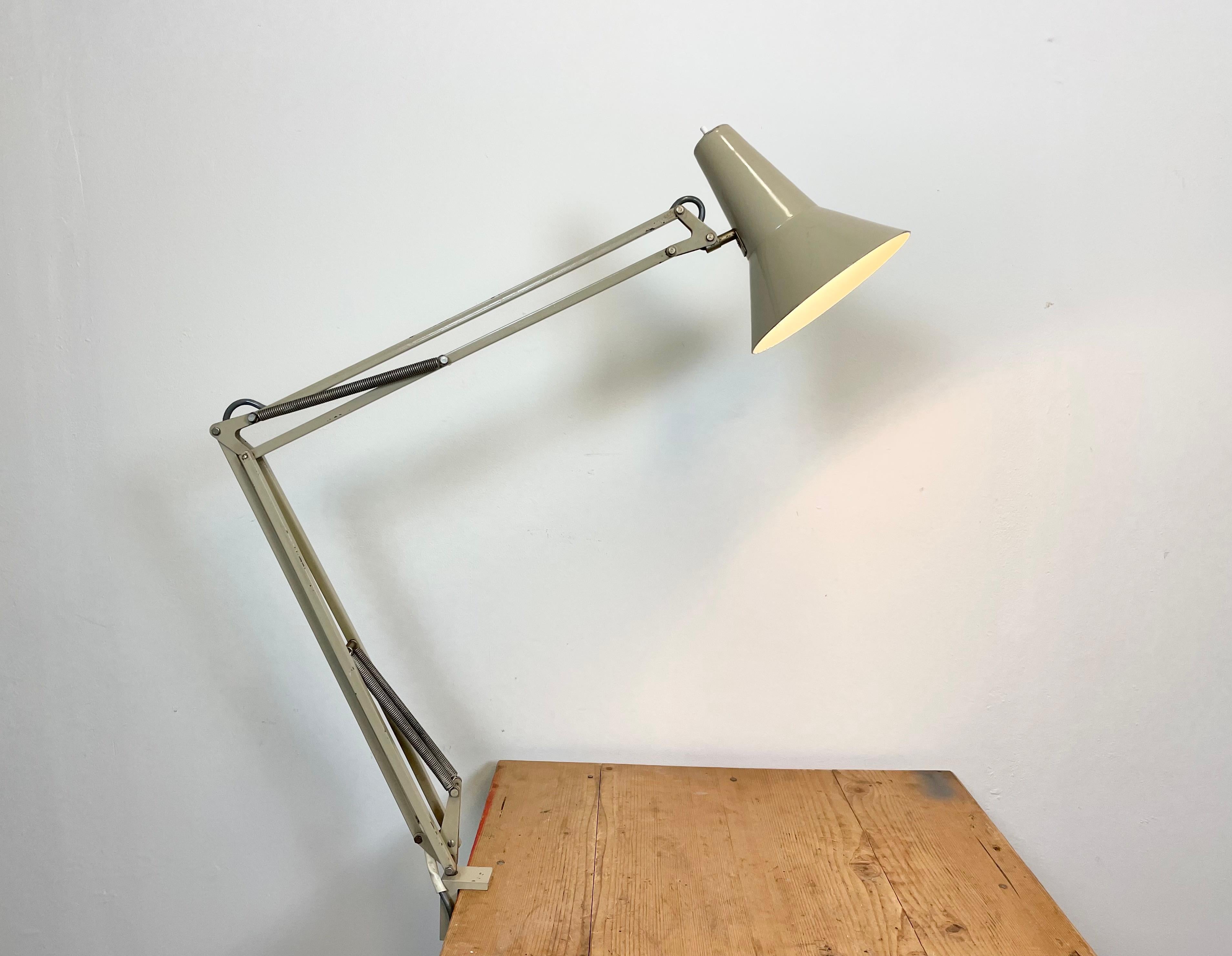 Lampe de bureau d'architecte beige vintage de Fax, 1970 en vente 3
