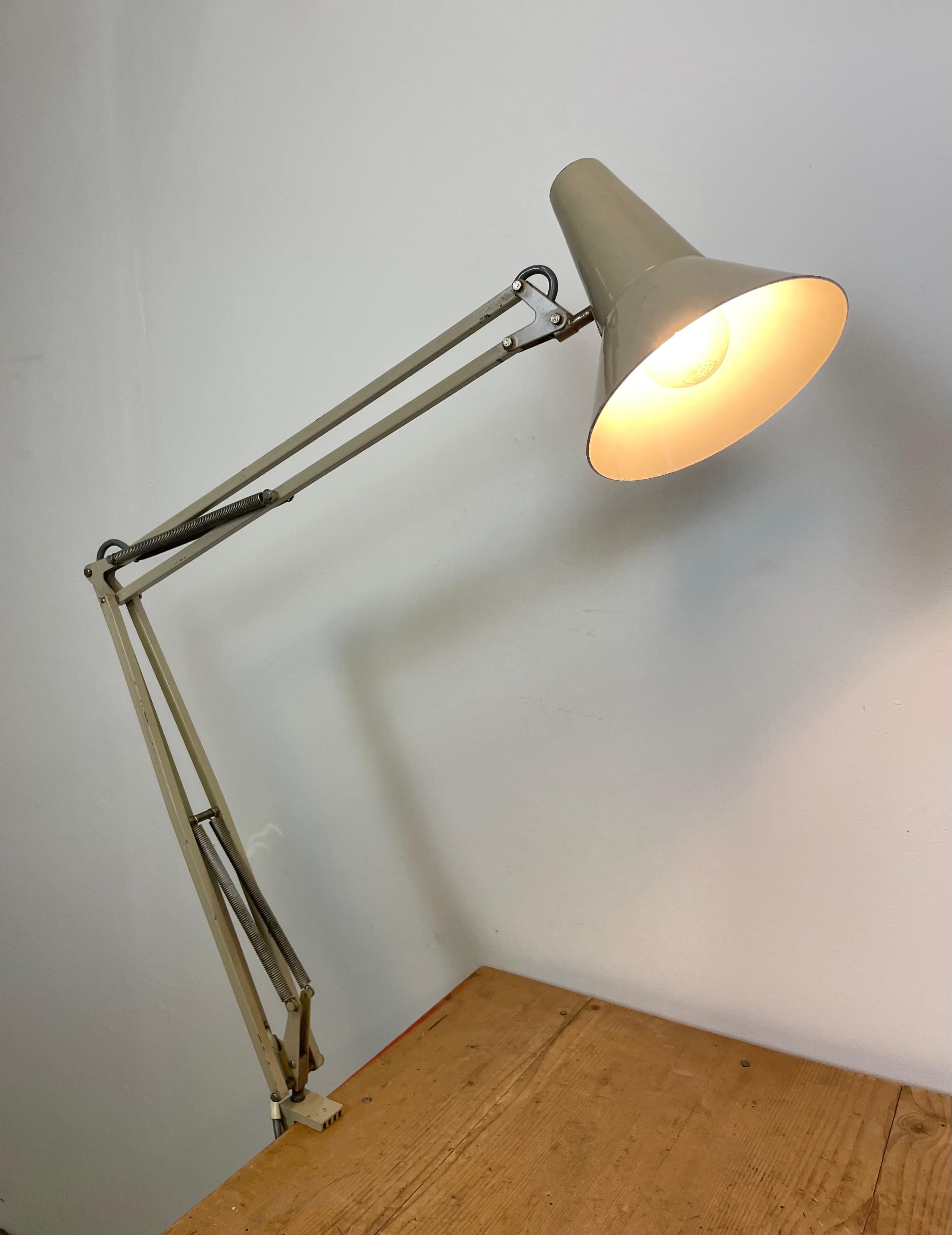 Lampe de bureau d'architecte beige vintage de Fax, 1970 en vente 4