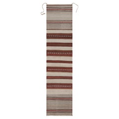 Tapis de couloir Kilim persan Kalat vintage en laine beige, marron et rouge par Rug & Kilim