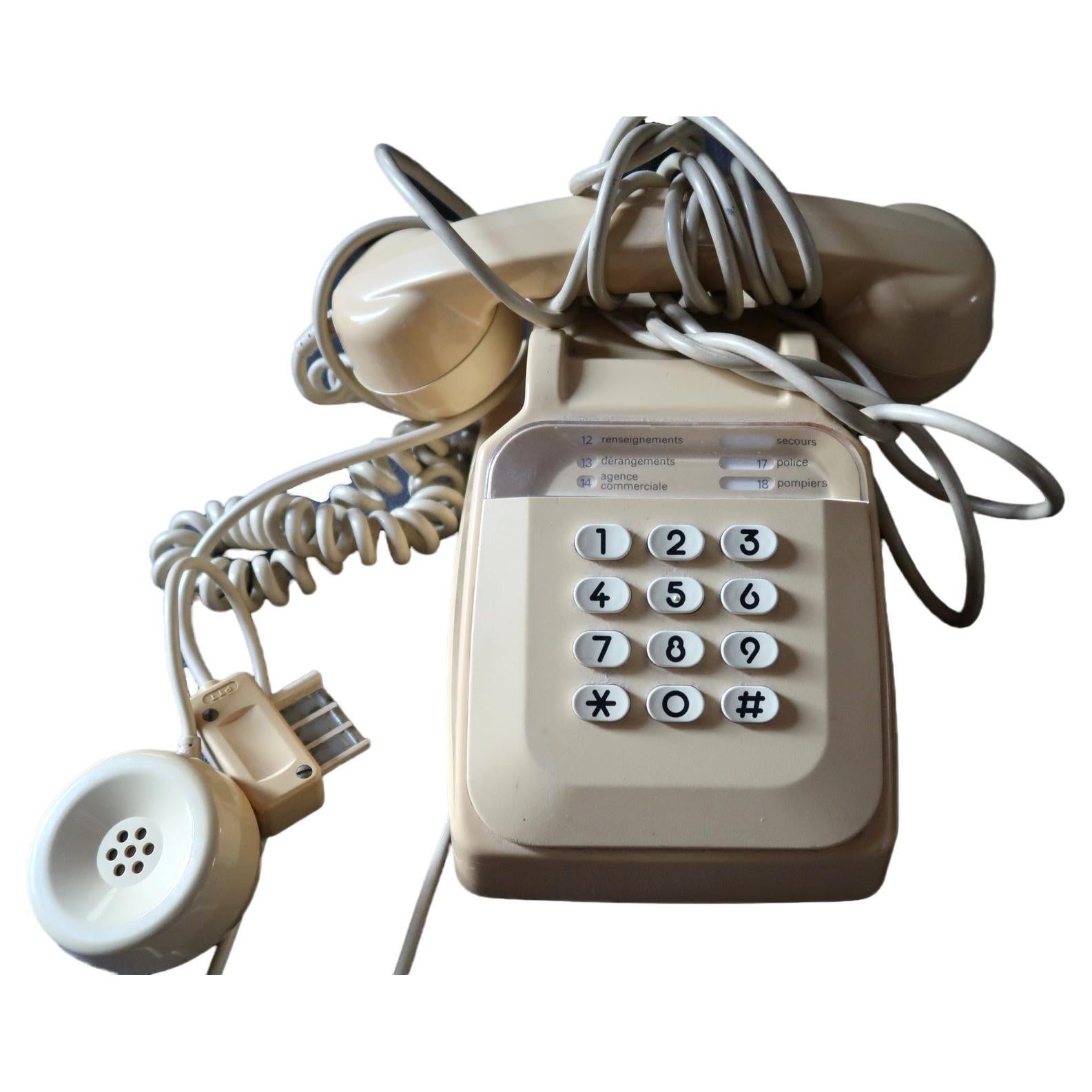 Vintage Beige Buttoned House Phone - Retro Elegance from France - 2C02 For Sale