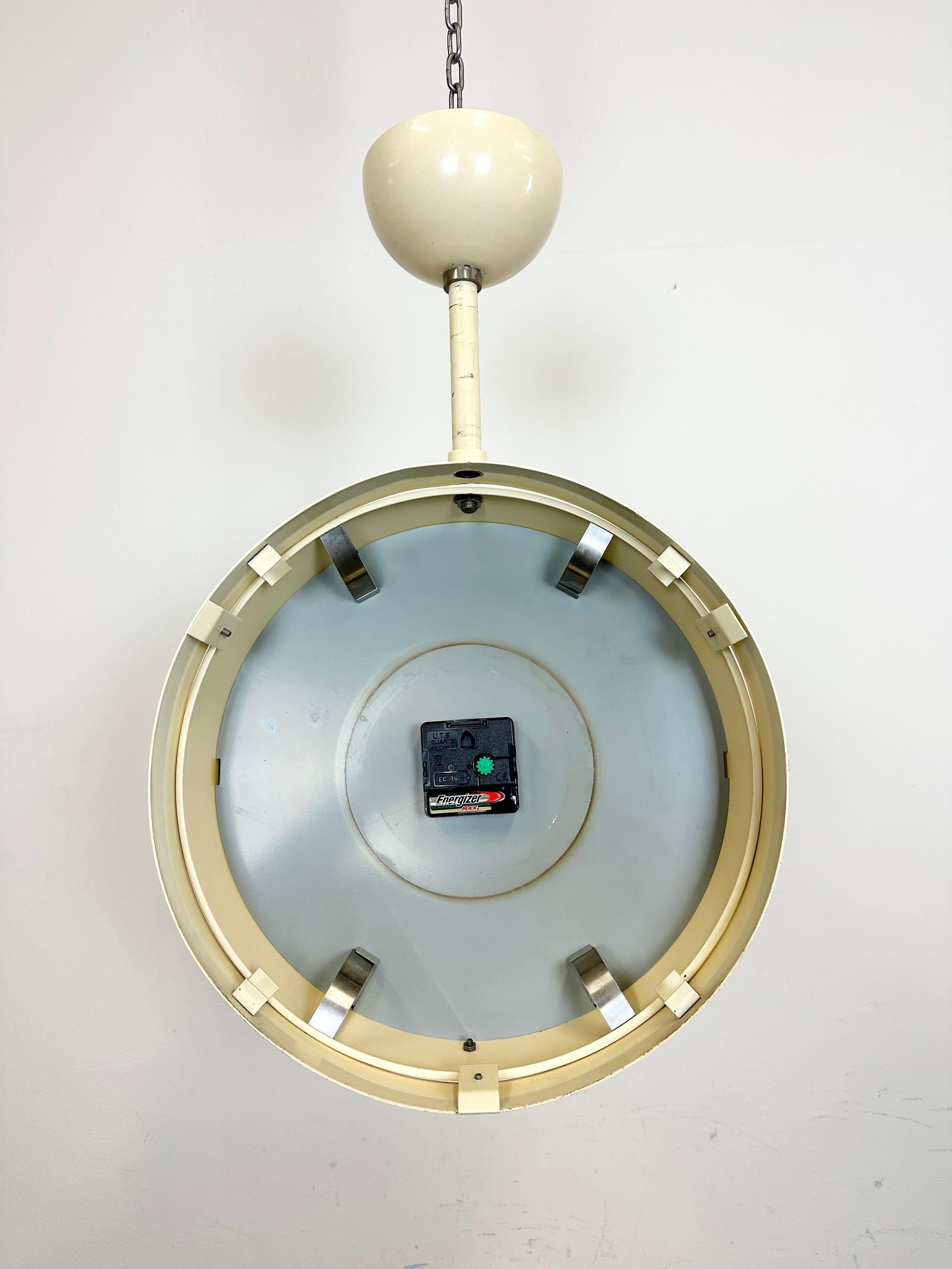 Horloge d'école ou de plafond double face beige vintage de Van Doorn, années 1960 8