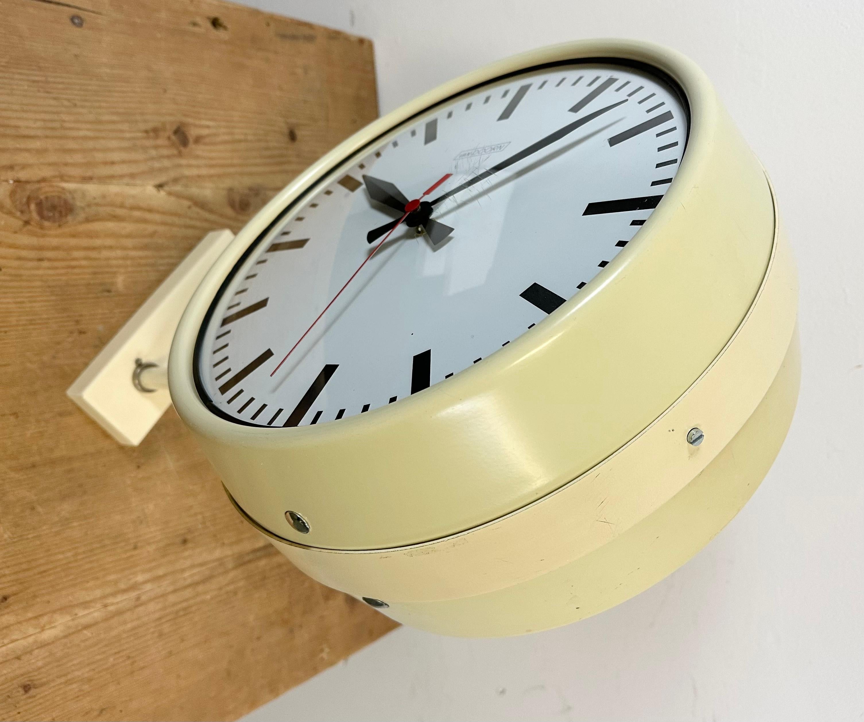 Vintage Beige Double Sided School or Station Wall Clock from Van Doorn, 1960s In Good Condition In Kojetice, CZ